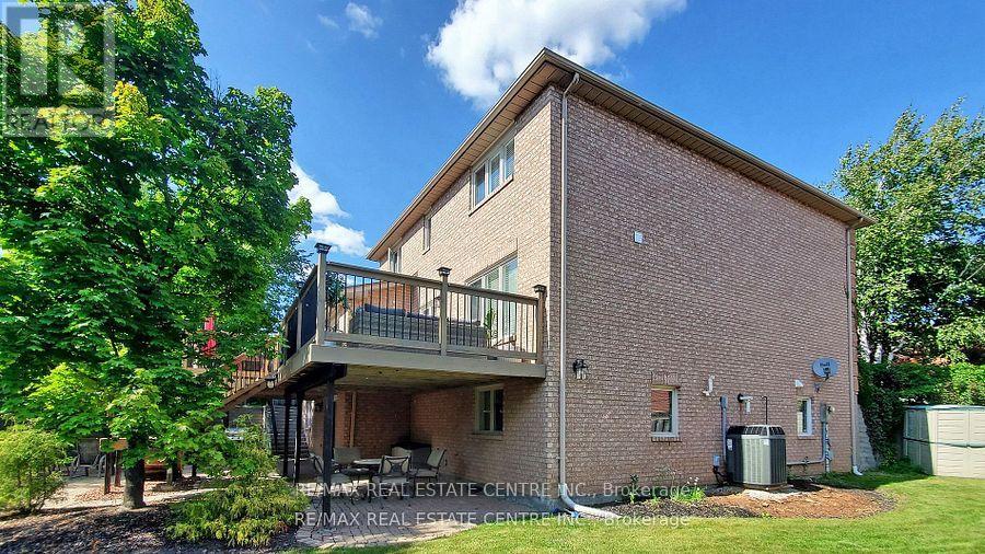 3408 Trelawny Circle, Mississauga, Ontario  L5N 6N6 - Photo 50 - W12381167