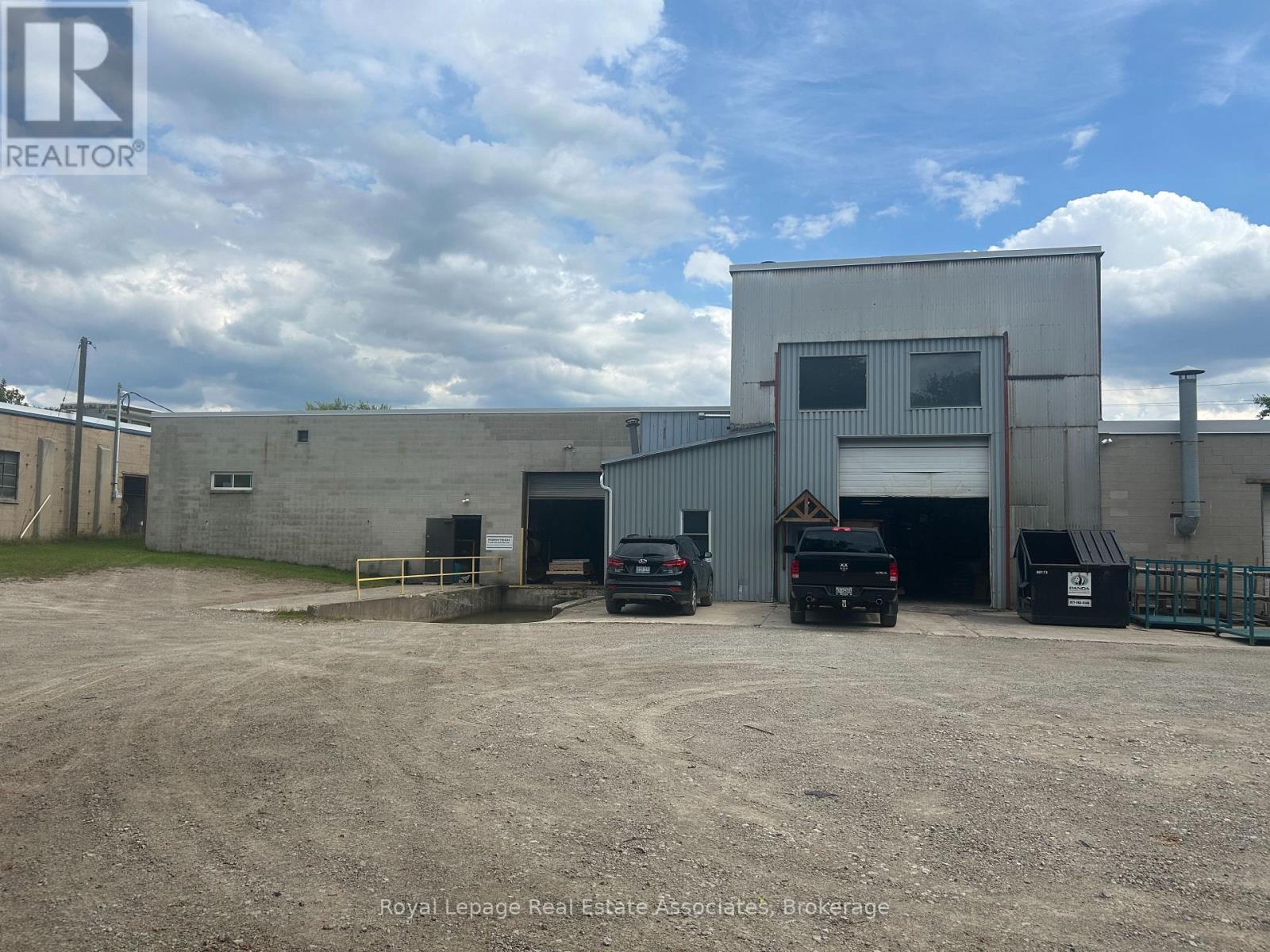 153 Perth Street, Halton Hills (Ac Acton), Ontario  L7J 1C9 - Photo 12 - W12381195