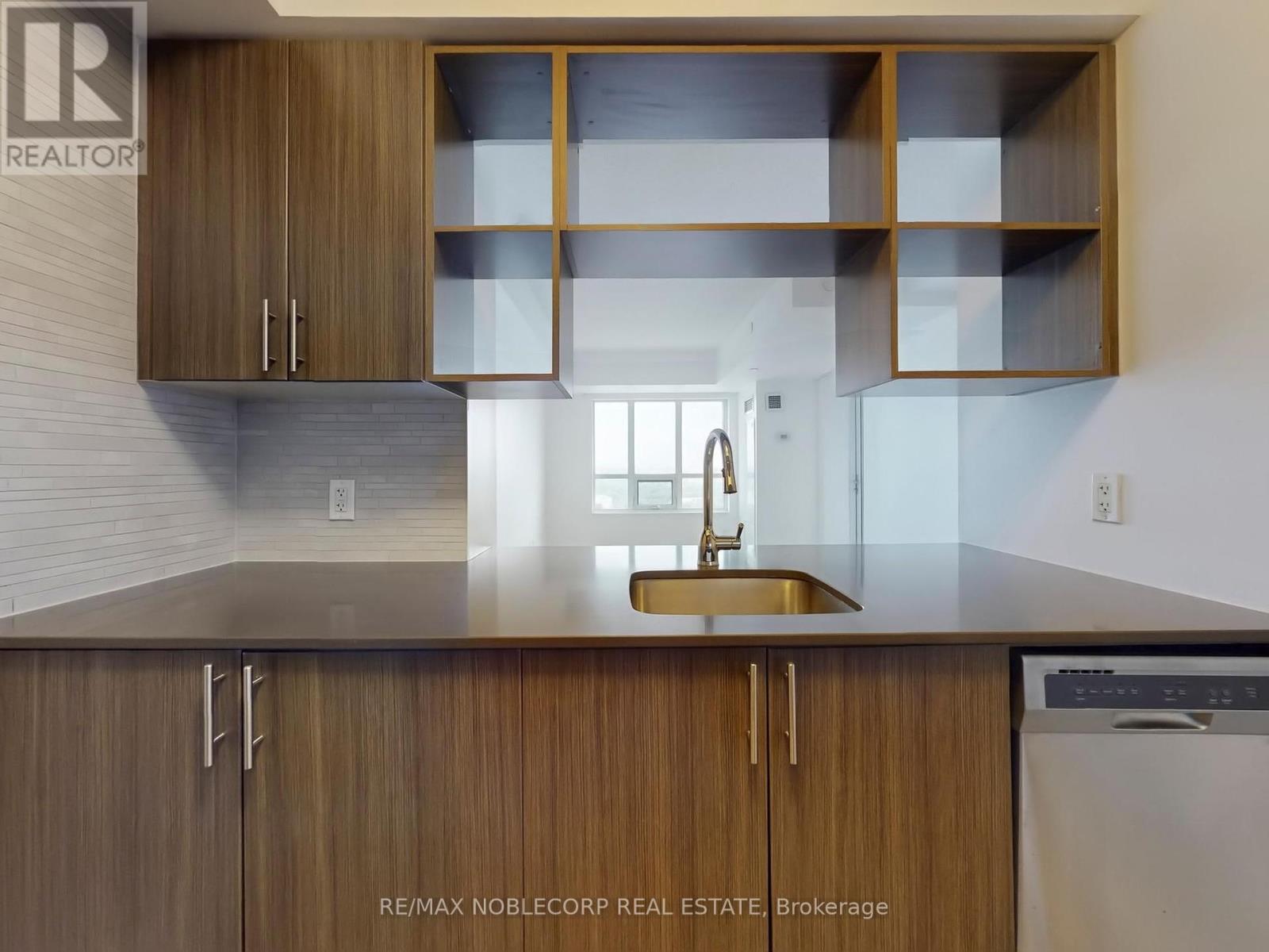 1929 - 2 Eva Road, Toronto (Etobicoke West Mall), Ontario  M9C 0A9 - Photo 13 - W12381227