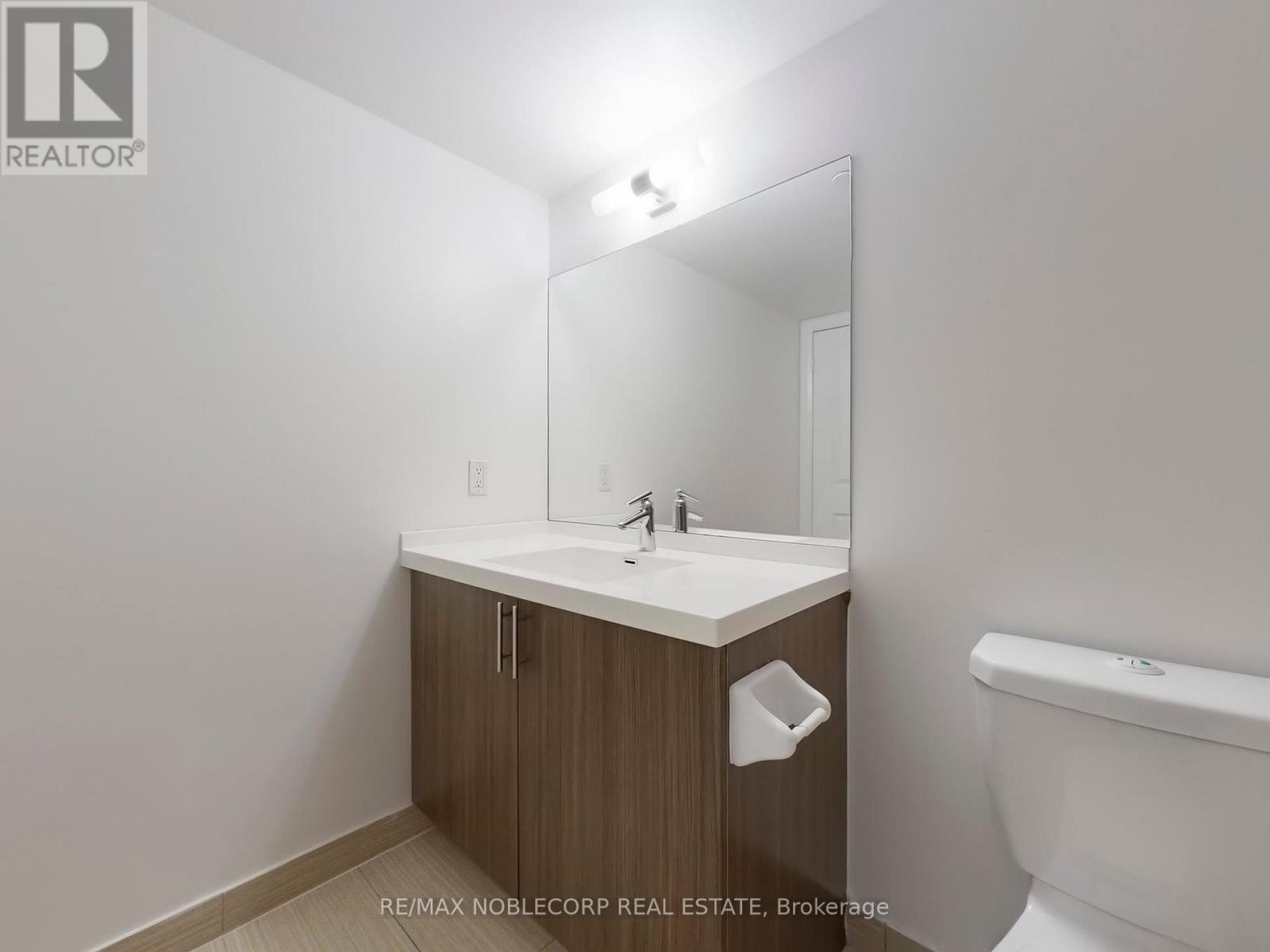 1929 - 2 Eva Road, Toronto (Etobicoke West Mall), Ontario  M9C 0A9 - Photo 17 - W12381227