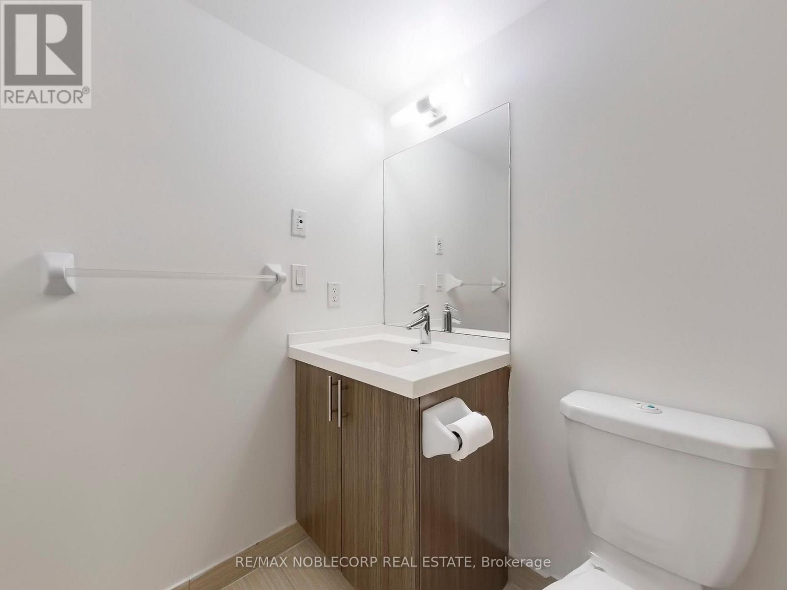 1929 - 2 Eva Road, Toronto (Etobicoke West Mall), Ontario  M9C 0A9 - Photo 22 - W12381227