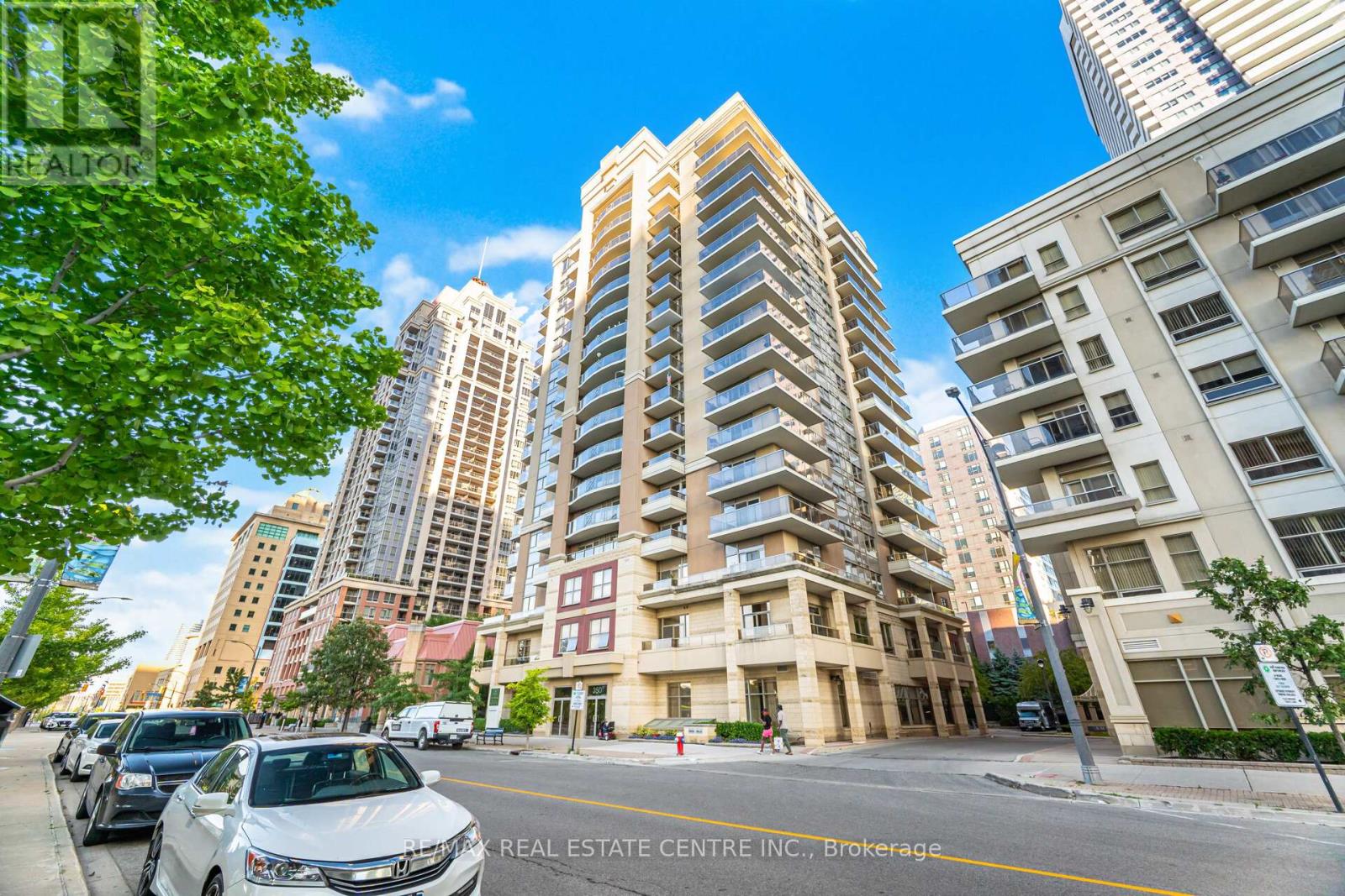 209 - 350 Princess Royal Drive, Mississauga (City Centre), Ontario  L5B 4N1 - Photo 1 - W12381253