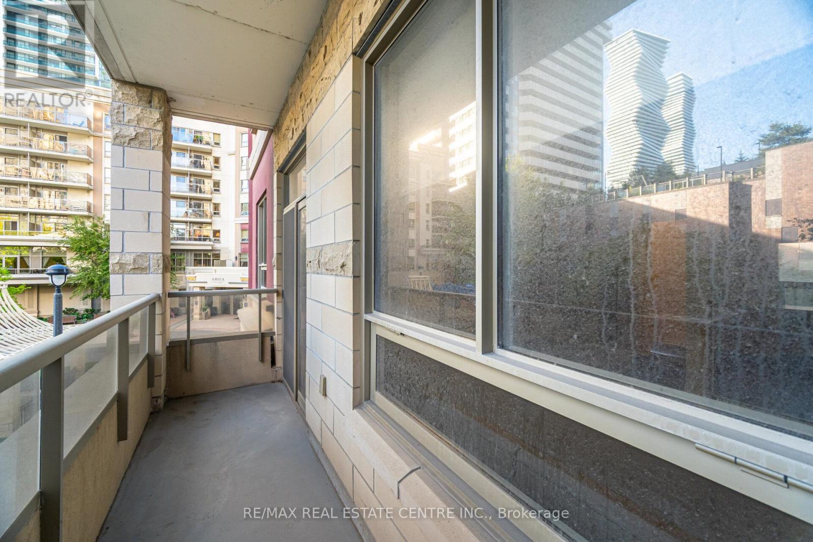 209 - 350 Princess Royal Drive, Mississauga (City Centre), Ontario  L5B 4N1 - Photo 36 - W12381253