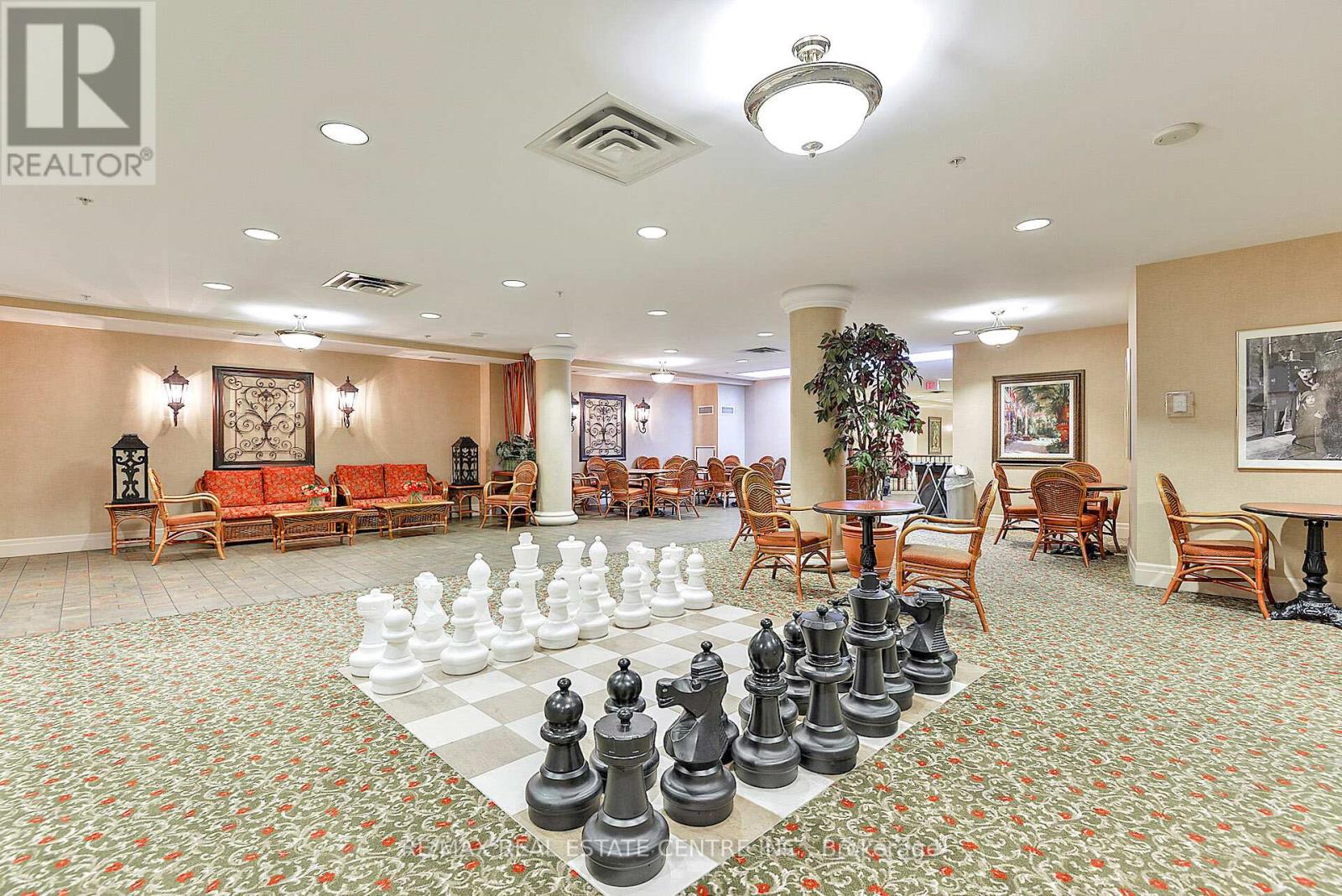 209 - 350 Princess Royal Drive, Mississauga (City Centre), Ontario  L5B 4N1 - Photo 42 - W12381253