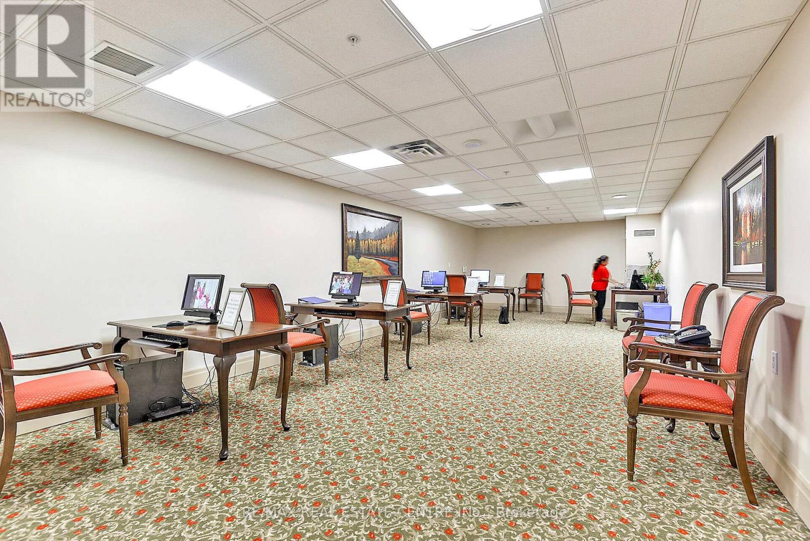 209 - 350 Princess Royal Drive, Mississauga (City Centre), Ontario  L5B 4N1 - Photo 44 - W12381253