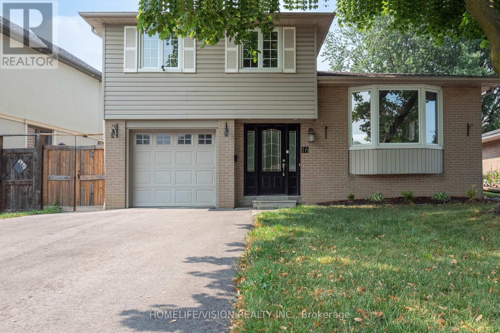 16 PALGRAVE CRESCENT, Brampton, Ontario