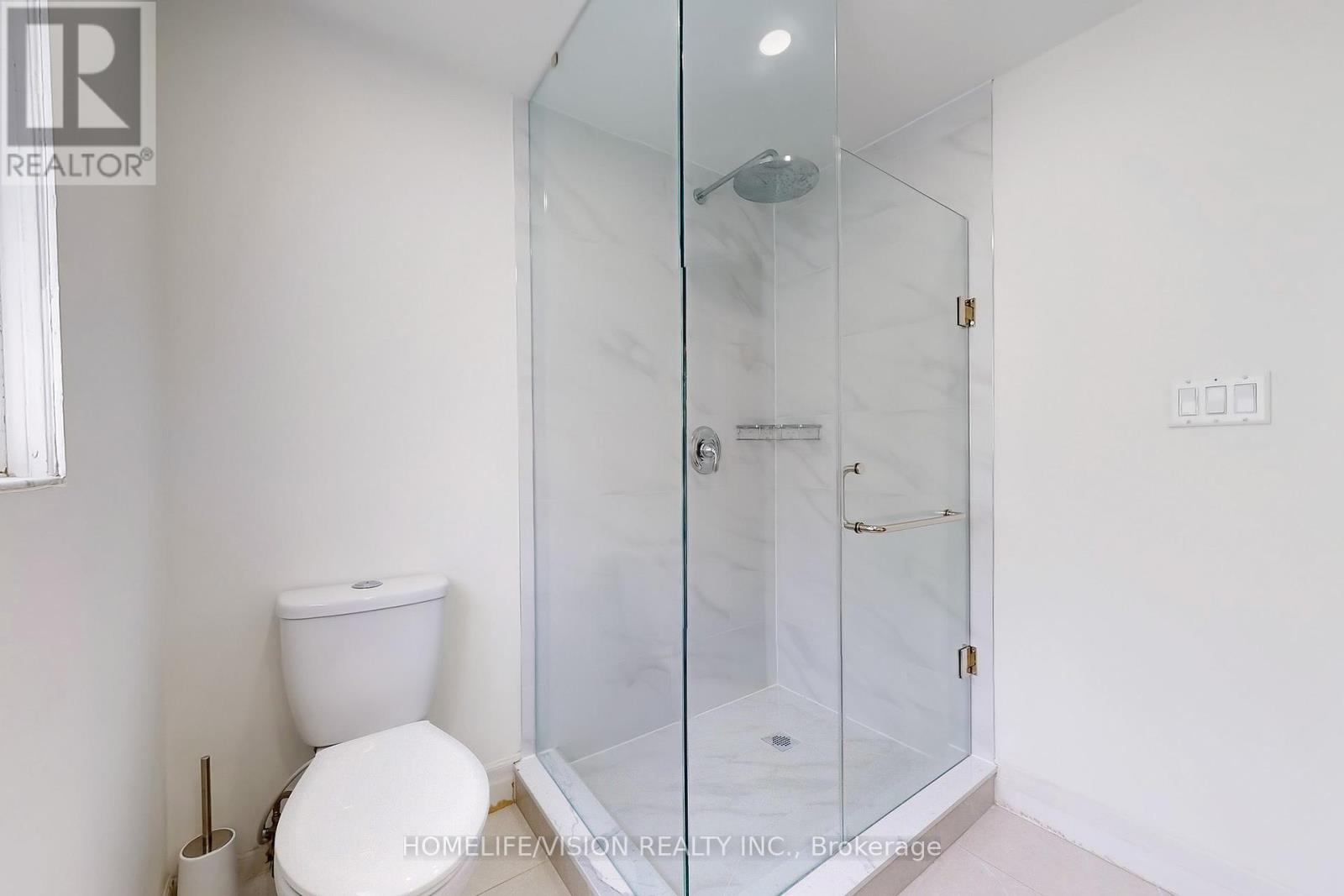 16 Palgrave Crescent, Brampton, Ontario  L6W 1C9 - Photo 25 - W12381256