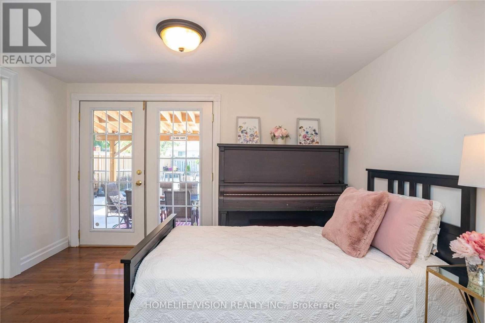16 Palgrave Crescent, Brampton, Ontario  L6W 1C9 - Photo 27 - W12381256