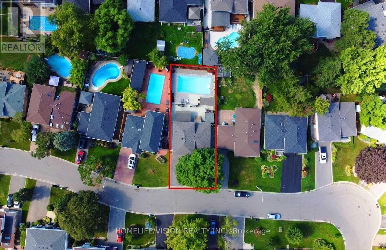 16 Palgrave Crescent, Brampton, Ontario  L6W 1C9 - Photo 38 - W12381256