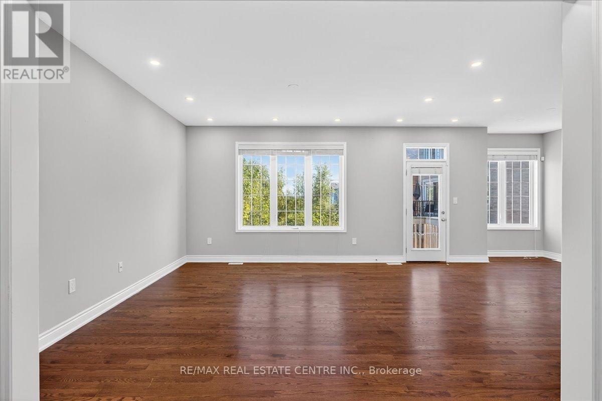 249 Hinton Terrace, Milton, Ontario  L9T 7K6 - Photo 12 - W12381257