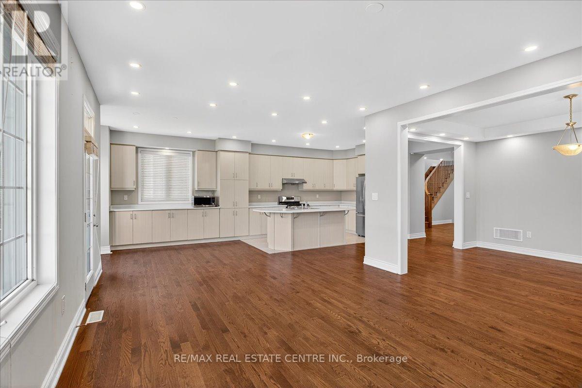 249 Hinton Terrace, Milton, Ontario  L9T 7K6 - Photo 13 - W12381257