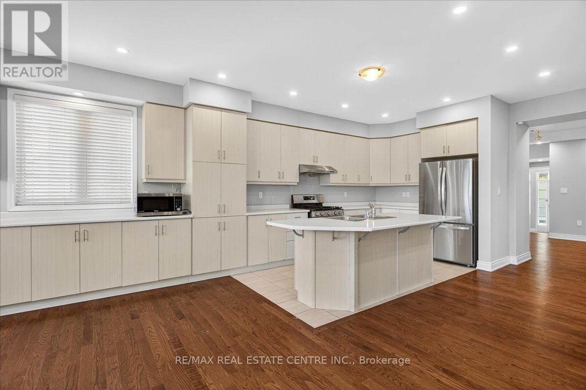249 Hinton Terrace, Milton, Ontario  L9T 7K6 - Photo 17 - W12381257