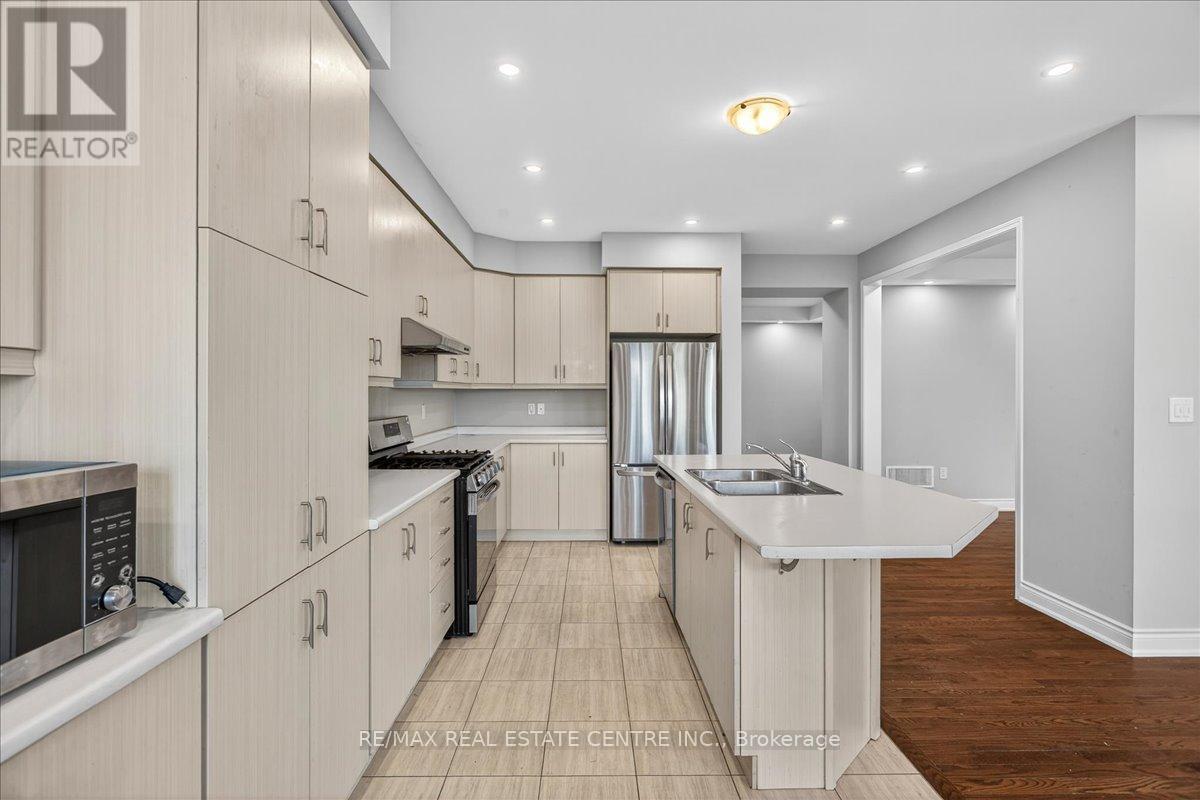 249 Hinton Terrace, Milton, Ontario  L9T 7K6 - Photo 18 - W12381257