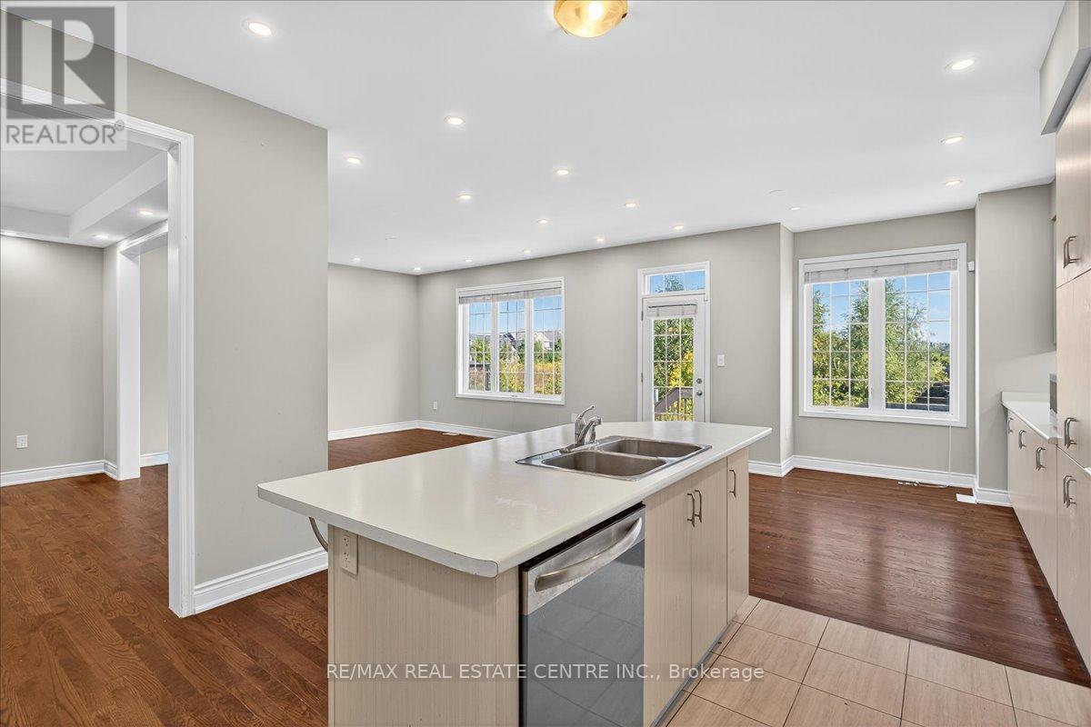 249 Hinton Terrace, Milton, Ontario  L9T 7K6 - Photo 20 - W12381257