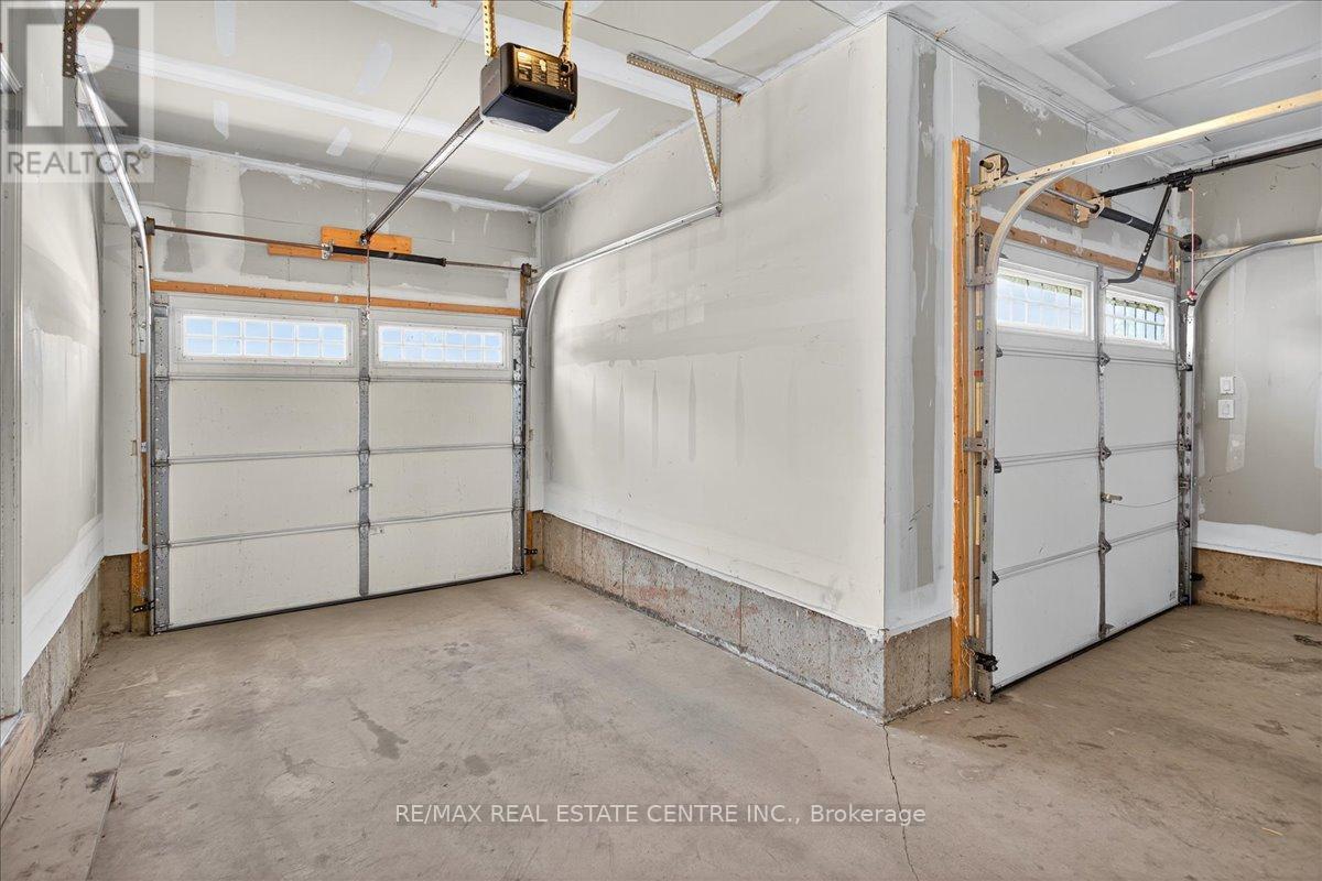 249 Hinton Terrace, Milton, Ontario  L9T 7K6 - Photo 40 - W12381257
