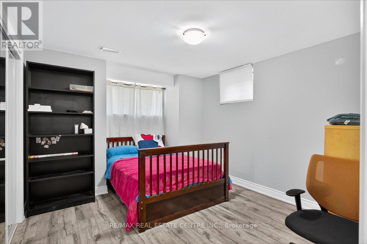 249 Hinton Terrace, Milton, Ontario  L9T 7K6 - Photo 45 - W12381257