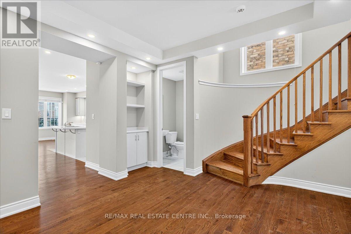 249 Hinton Terrace, Milton, Ontario  L9T 7K6 - Photo 5 - W12381257