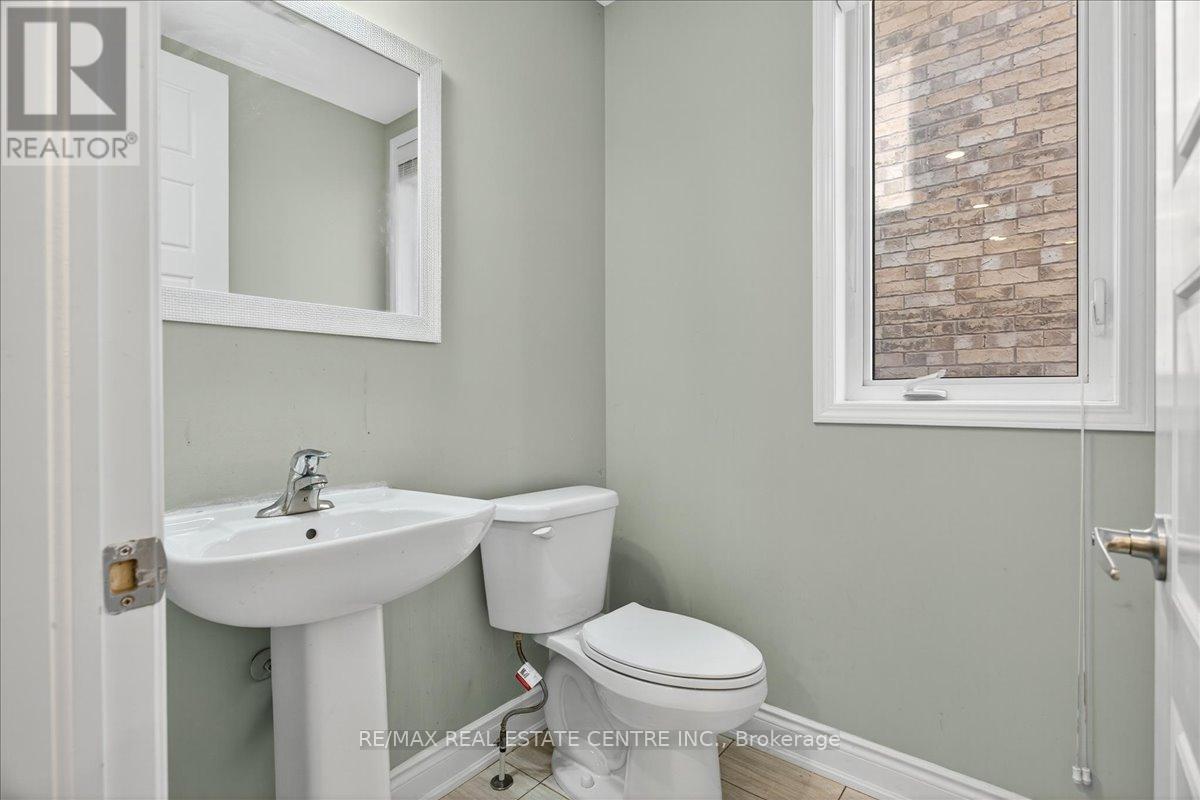 249 Hinton Terrace, Milton, Ontario  L9T 7K6 - Photo 7 - W12381257