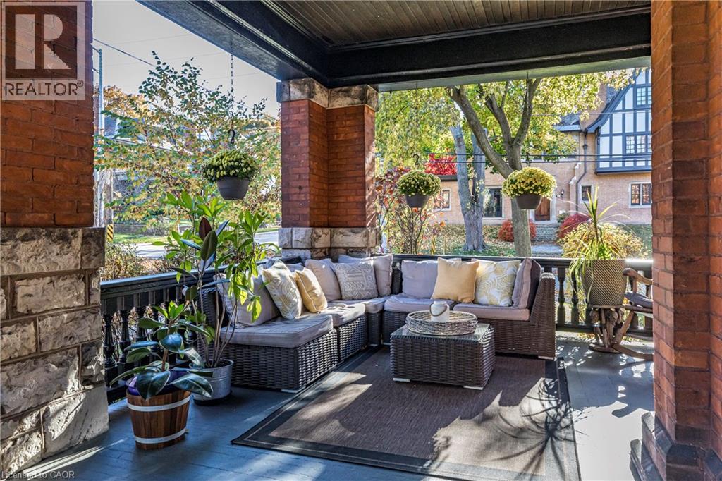 Property at 114 ABERDEEN Avenue image 4