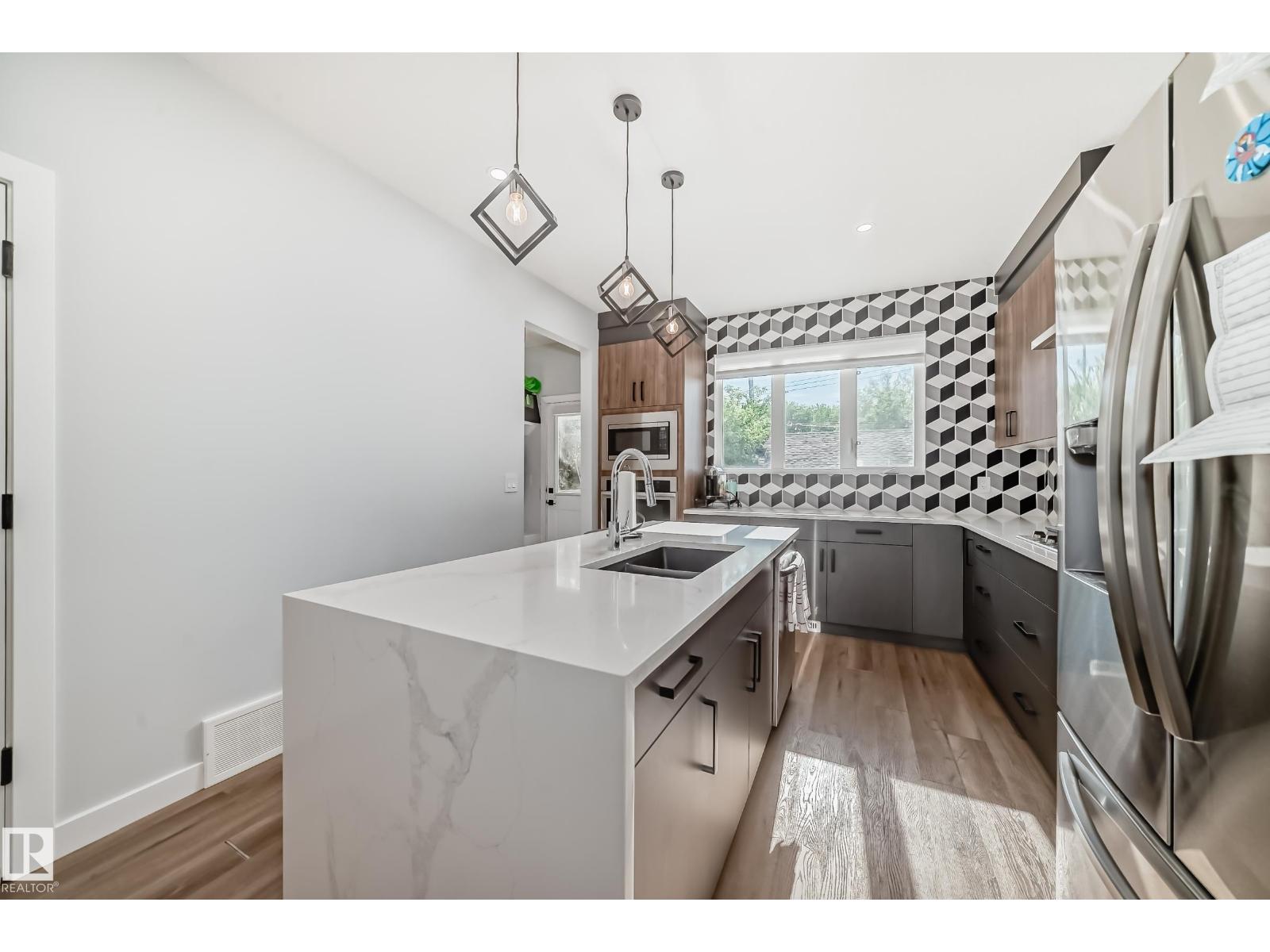 10626 81 St Nw, Edmonton, Alberta  T6A 3L4 - Photo 6 - E4456063