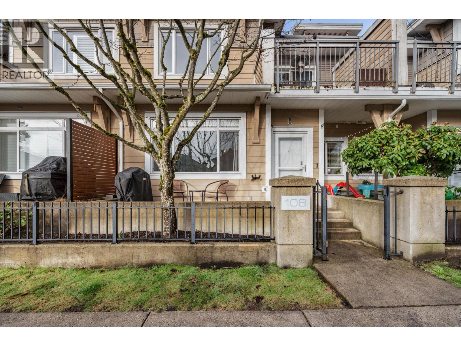 108 12350 Harris Road, Pitt Meadows, British Columbia  V3Y 0C5 - Photo 3 - R3043584