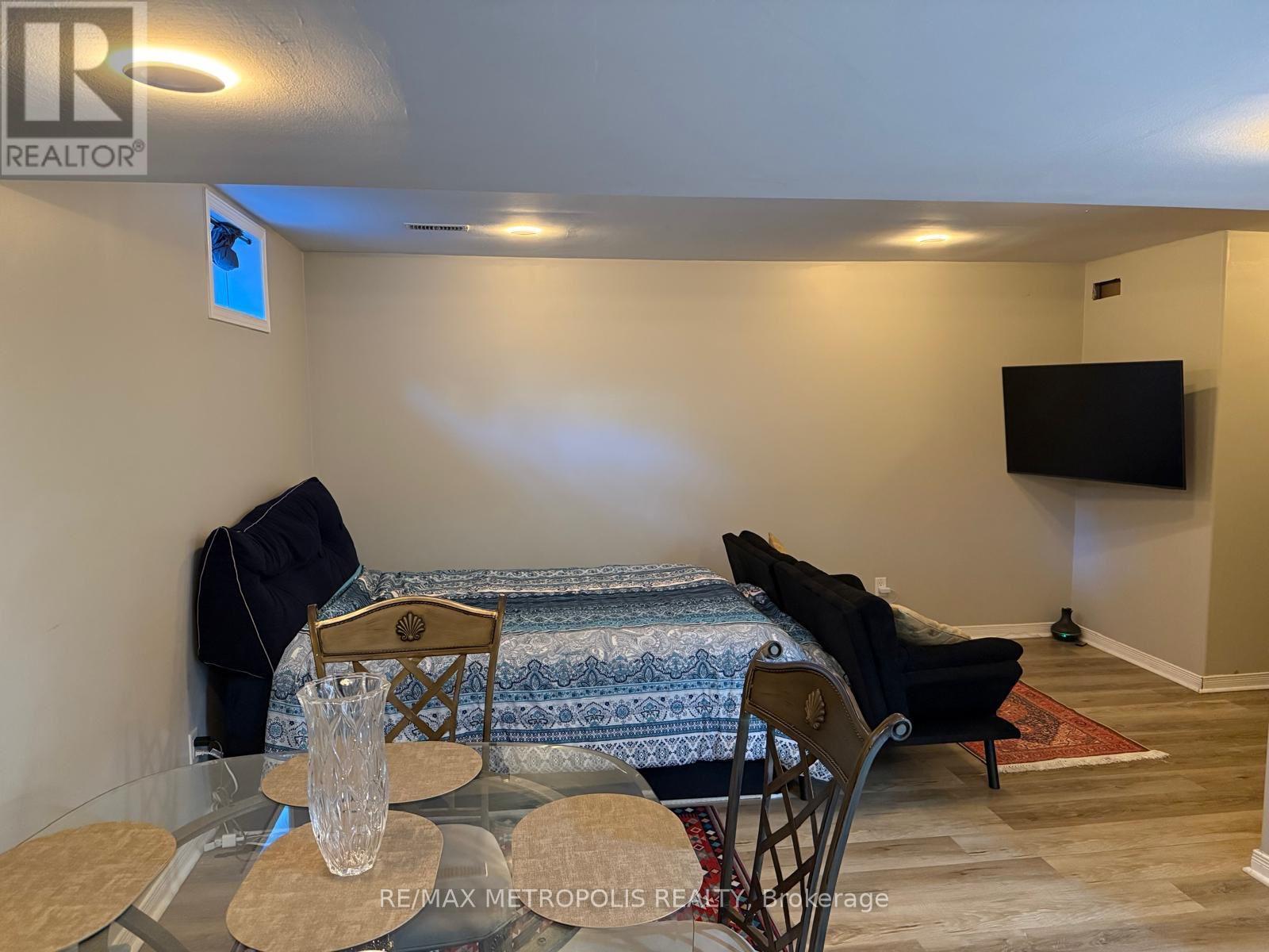 Bsmt - 28 Dartmouth Gate, Hamilton, Ontario  L8E 0B9 - Photo 4 - X12381099