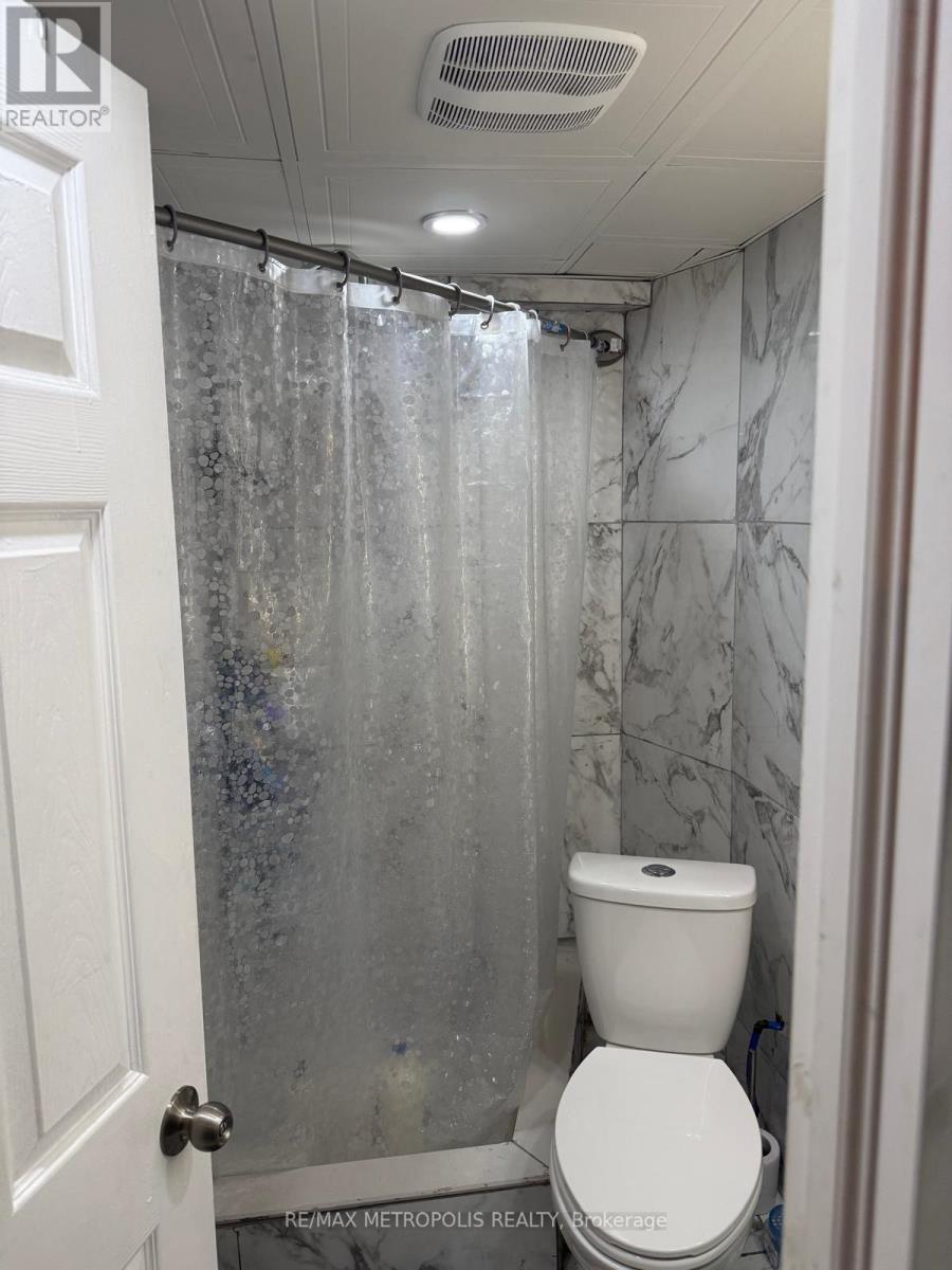 Bsmt - 28 Dartmouth Gate, Hamilton, Ontario  L8E 0B9 - Photo 5 - X12381099