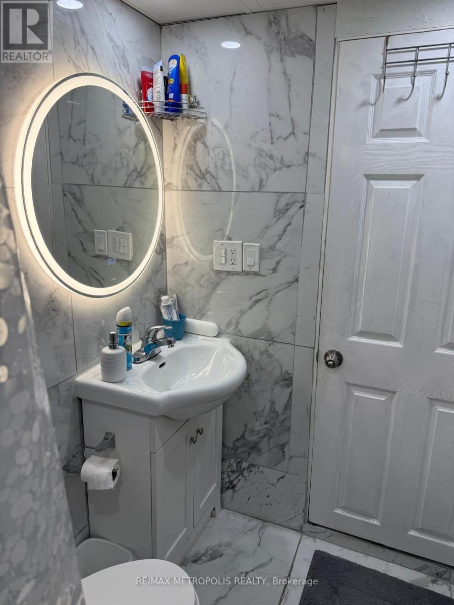 Bsmt - 28 Dartmouth Gate, Hamilton, Ontario  L8E 0B9 - Photo 6 - X12381099
