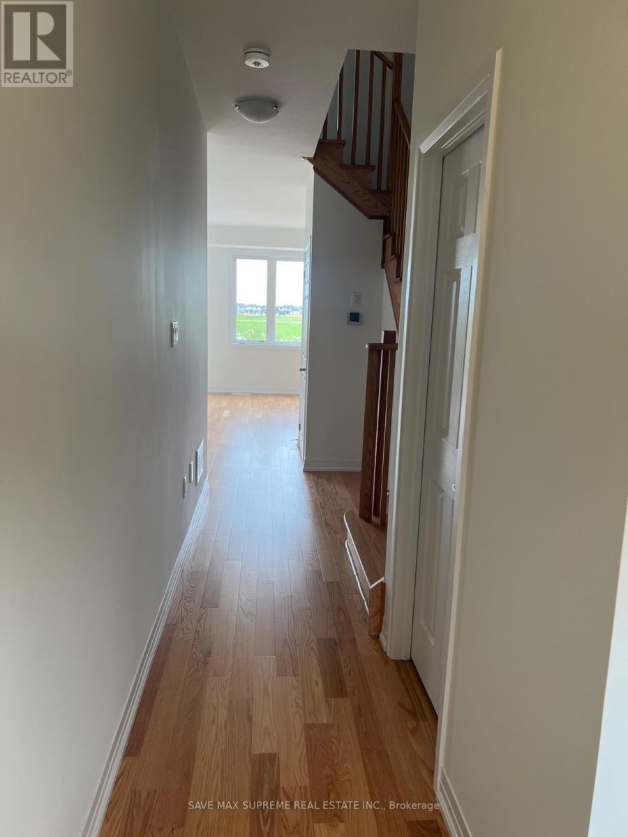 96 Selection Heights, Thorold, Ontario  L2V 0B7 - Photo 7 - X12381187