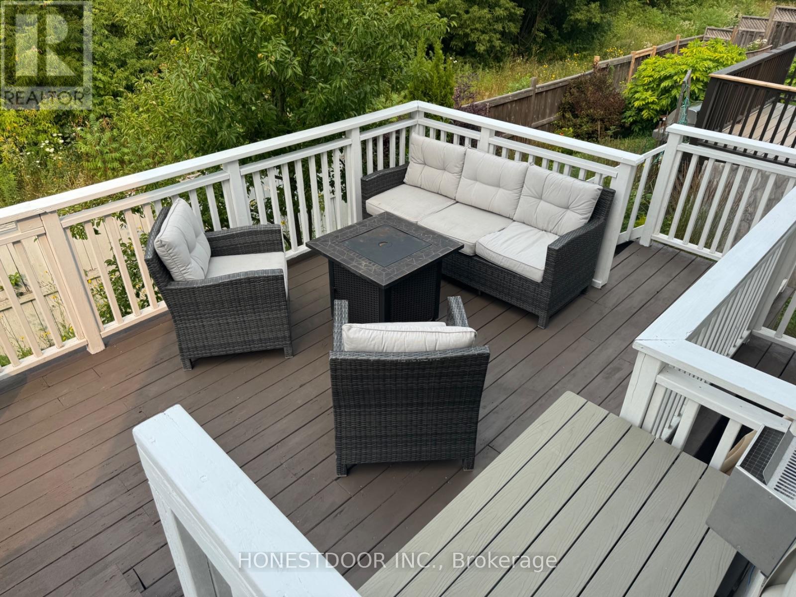 374 Wisteria Crescent, Ottawa, Ontario  K1V 0N9 - Photo 6 - X12381255