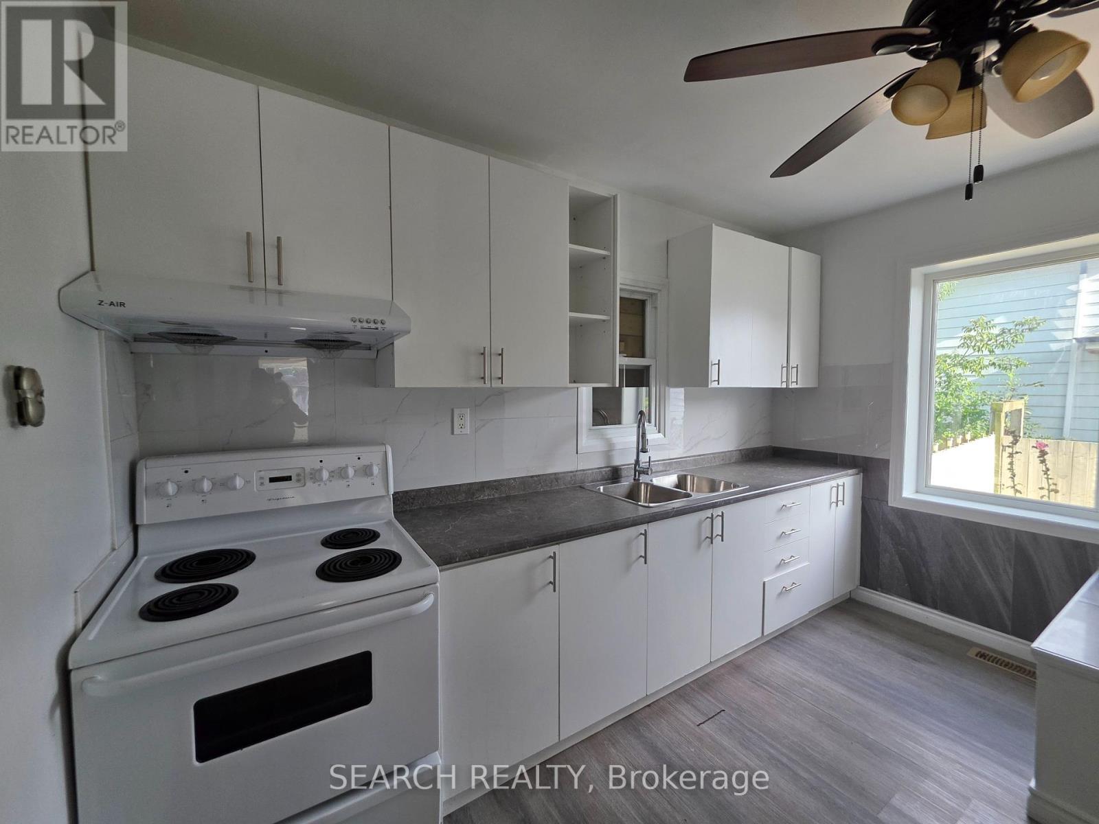 39 Rodda Boulevard, Toronto, Ontario  M1E 2Z7 - Photo 4 - E12369597