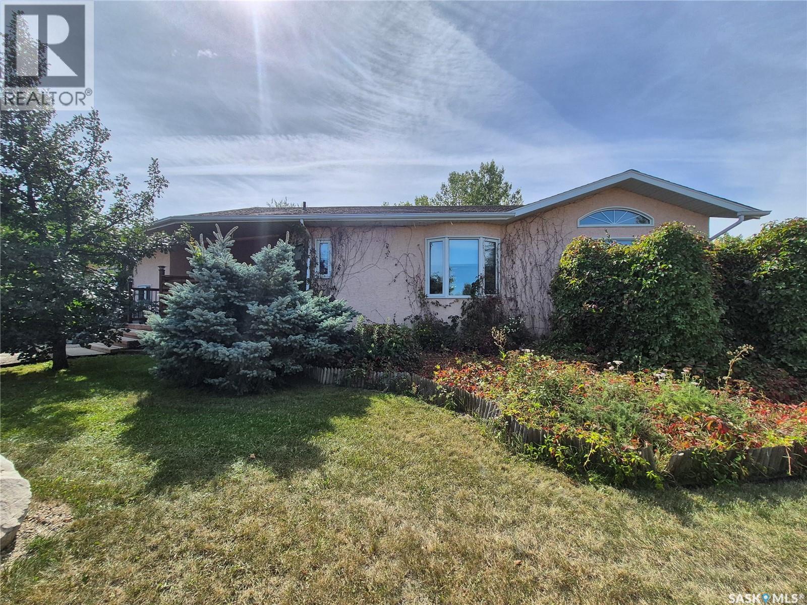 713 Railway AVENUE, Midale, Saskatchewan