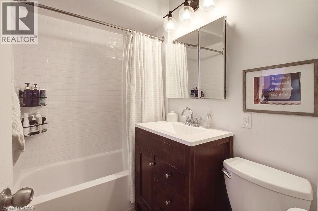 197 East 43rd Street, Hamilton, Ontario  L8T 3C3 - Photo 13 - 40766229