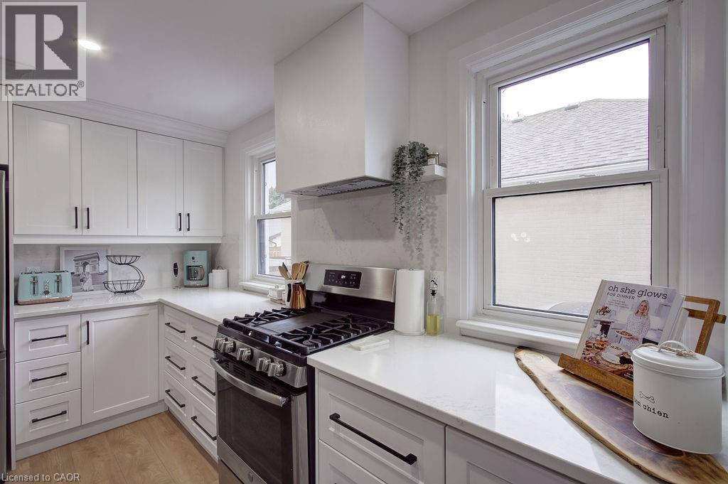 197 East 43rd Street, Hamilton, Ontario  L8T 3C3 - Photo 7 - 40766229