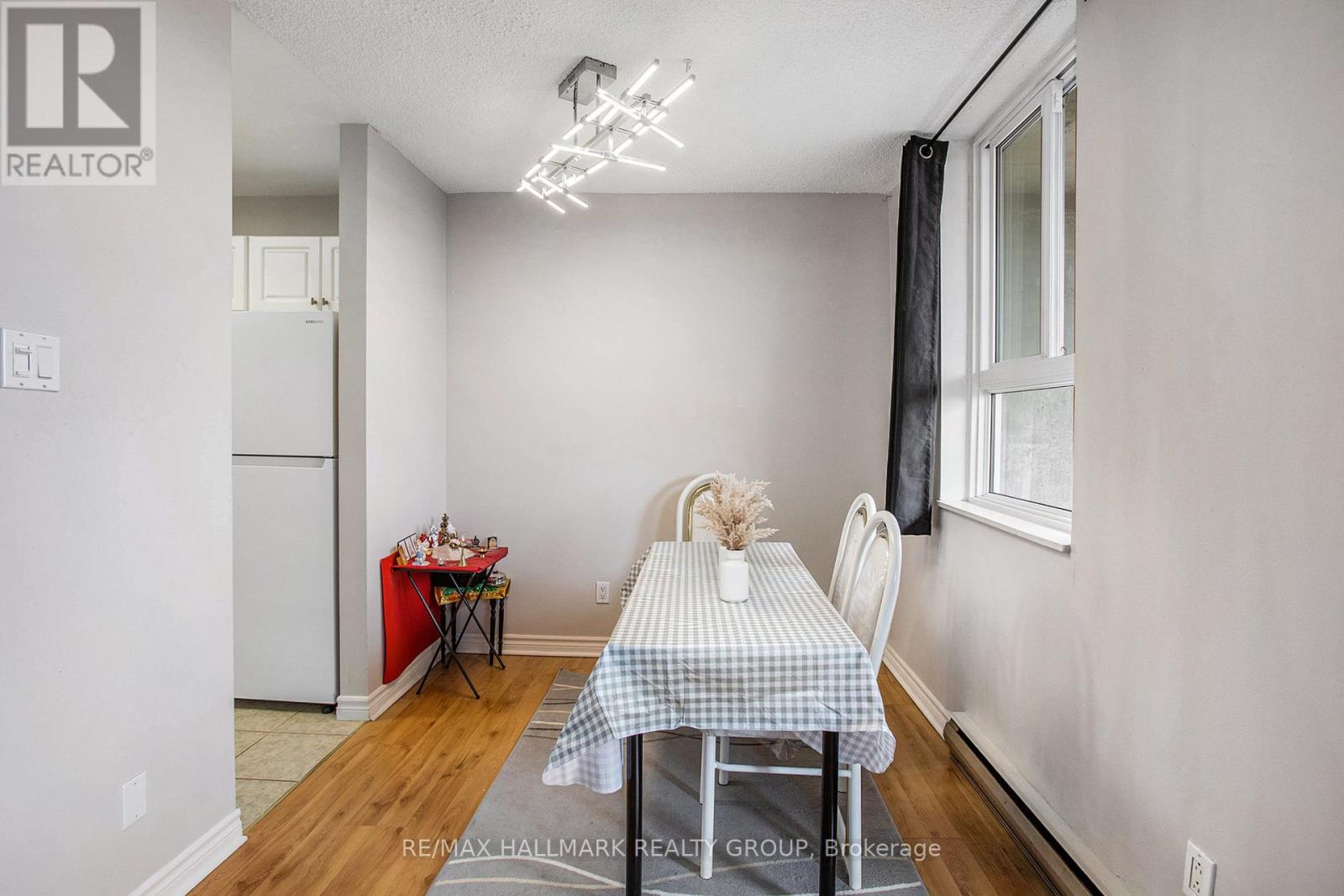 1508 - 2000 Jasmine Crescent, Ottawa, Ontario  K1J 8K4 - Photo 6 - X12381486