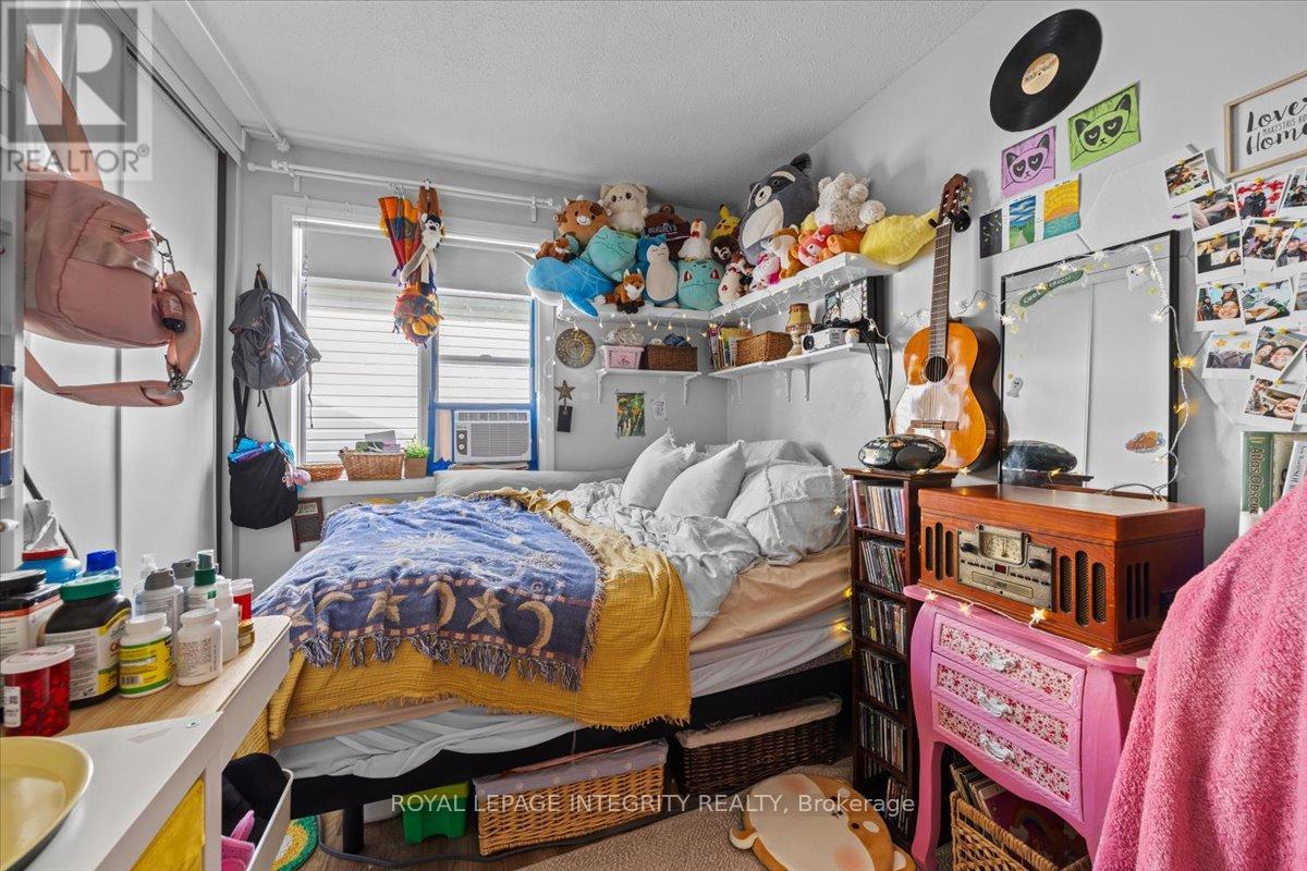 301 Zephyr Avenue, Ottawa, Ontario  K2B 5Z7 - Photo 18 - X12381549
