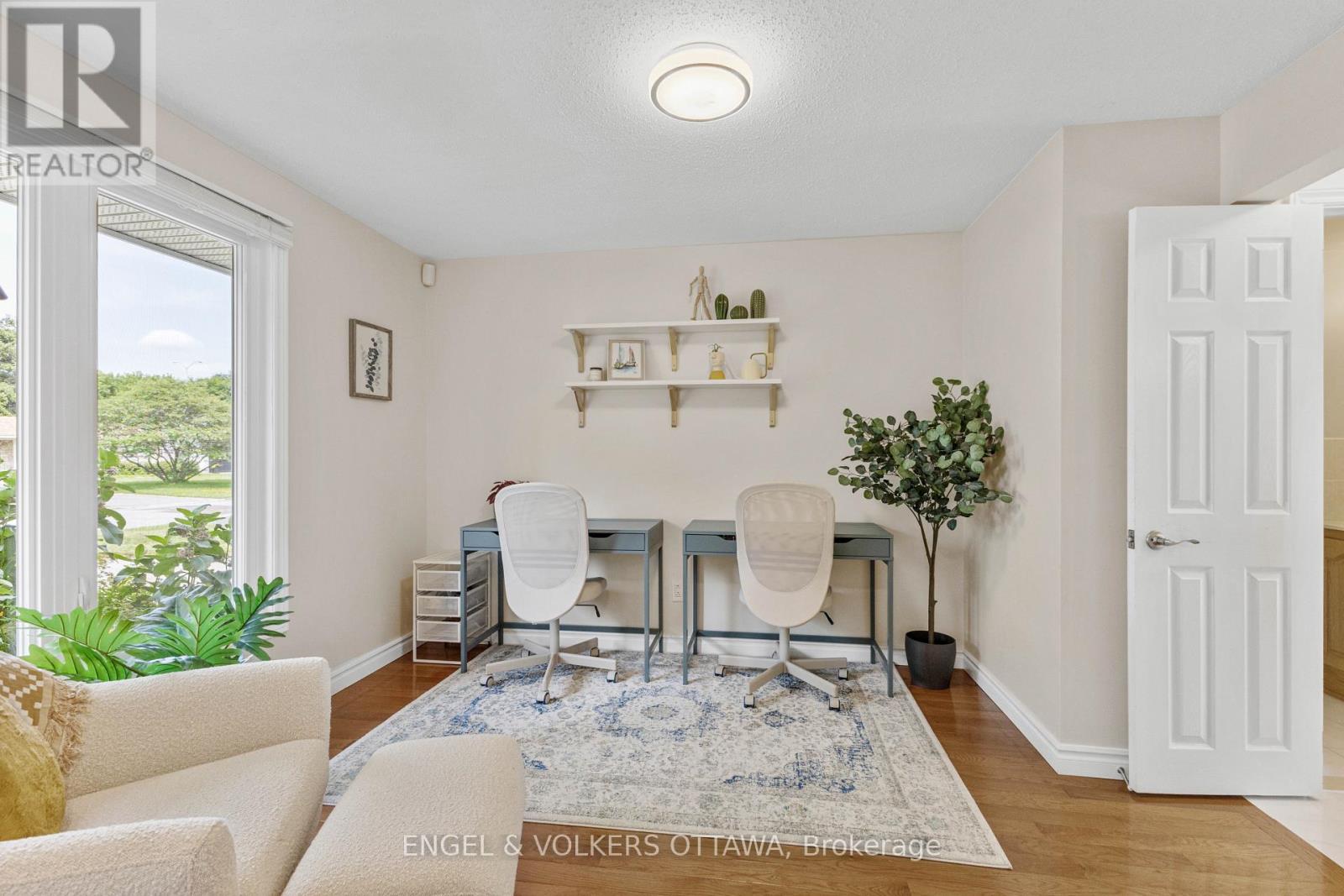 97 Queensline Drive, Ottawa, Ontario  K2H 7J6 - Photo 15 - X12381564