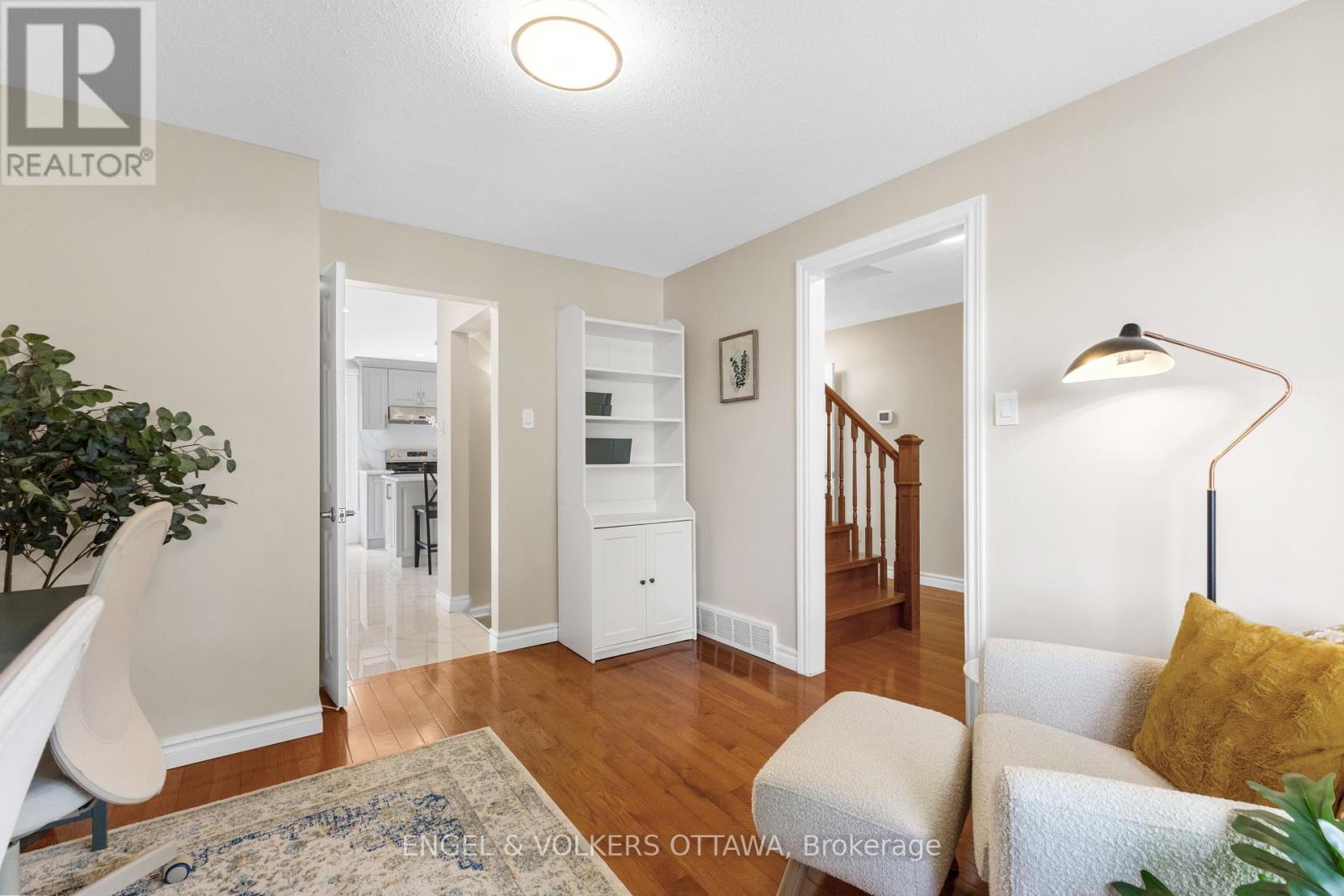 97 Queensline Drive, Ottawa, Ontario  K2H 7J6 - Photo 16 - X12381564