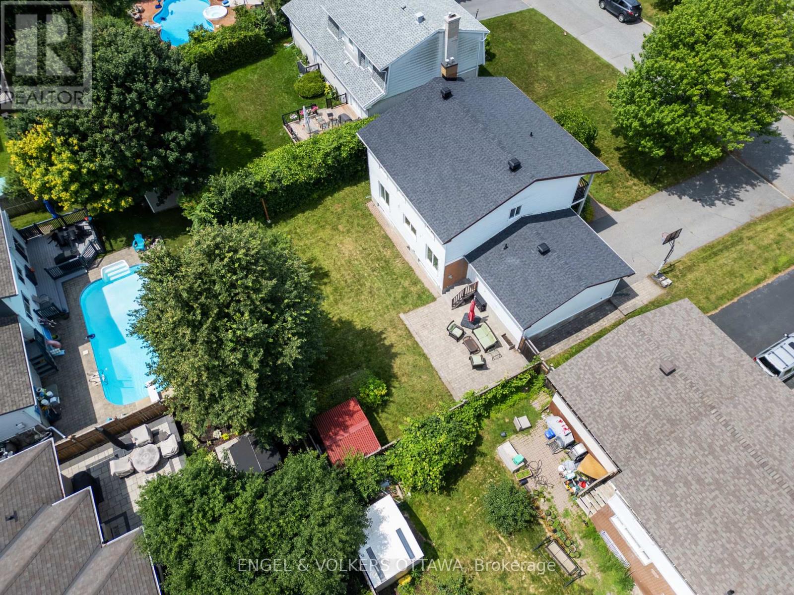 97 Queensline Drive, Ottawa, Ontario  K2H 7J6 - Photo 36 - X12381564