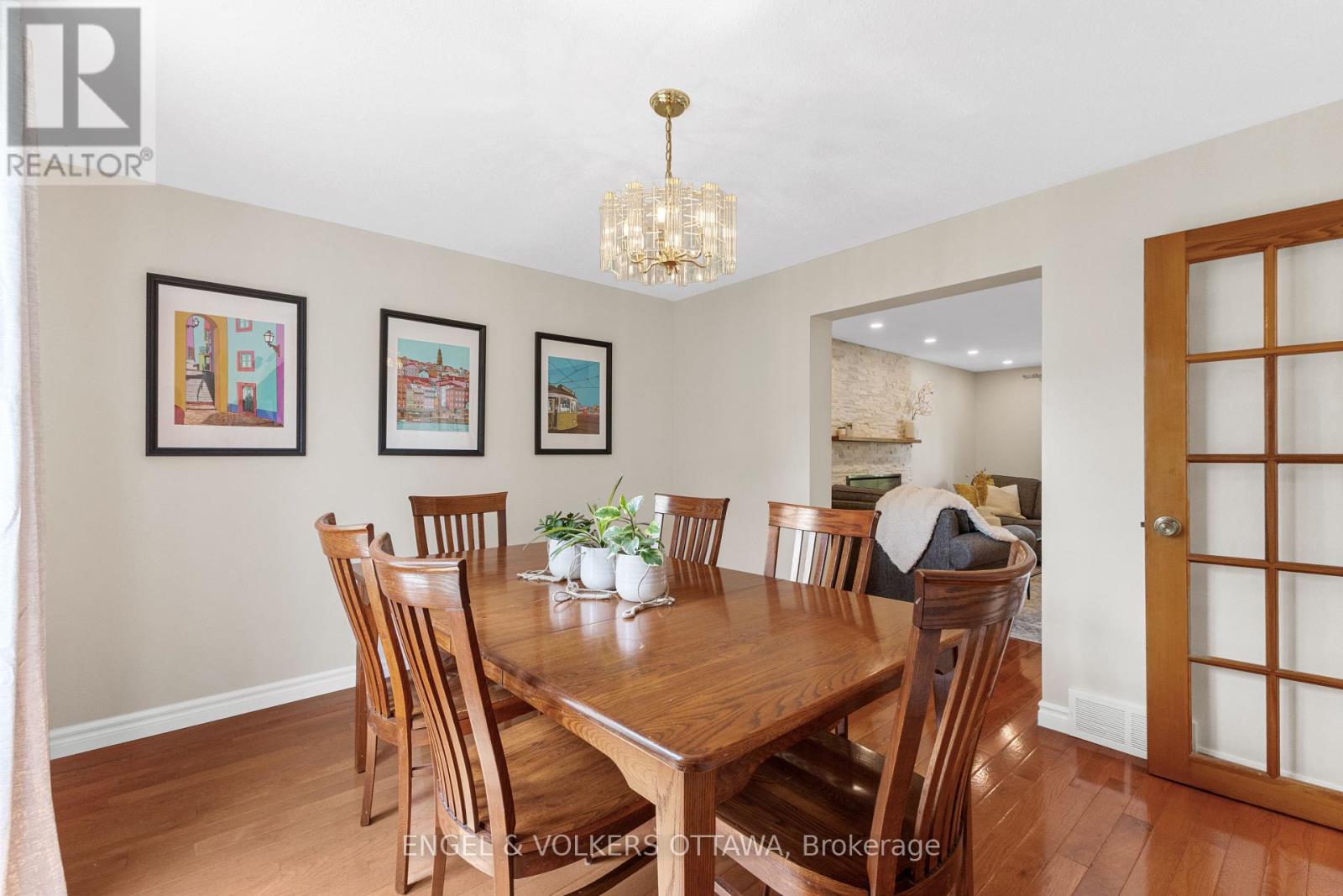 97 Queensline Drive, Ottawa, Ontario  K2H 7J6 - Photo 8 - X12381564