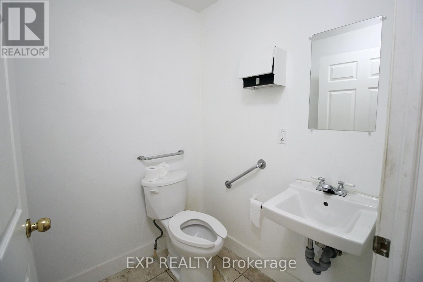 27 Market Square, Greater Napanee, Ontario  K7R 1J4 - Photo 10 - X12339085