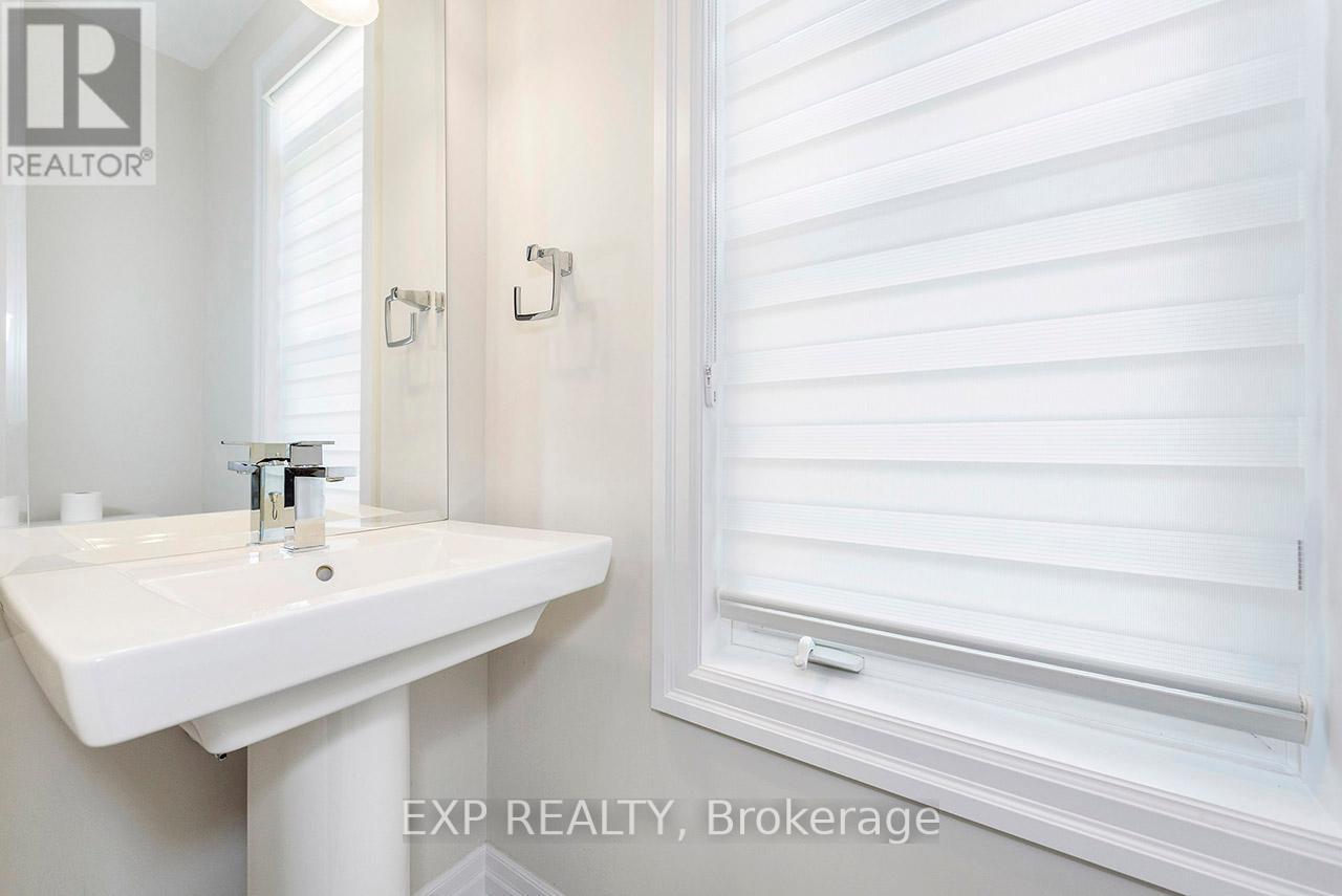 35 Windsor Circle, Niagara-On-The-Lake, Ontario  L7S 1J0 - Photo 6 - X12375776