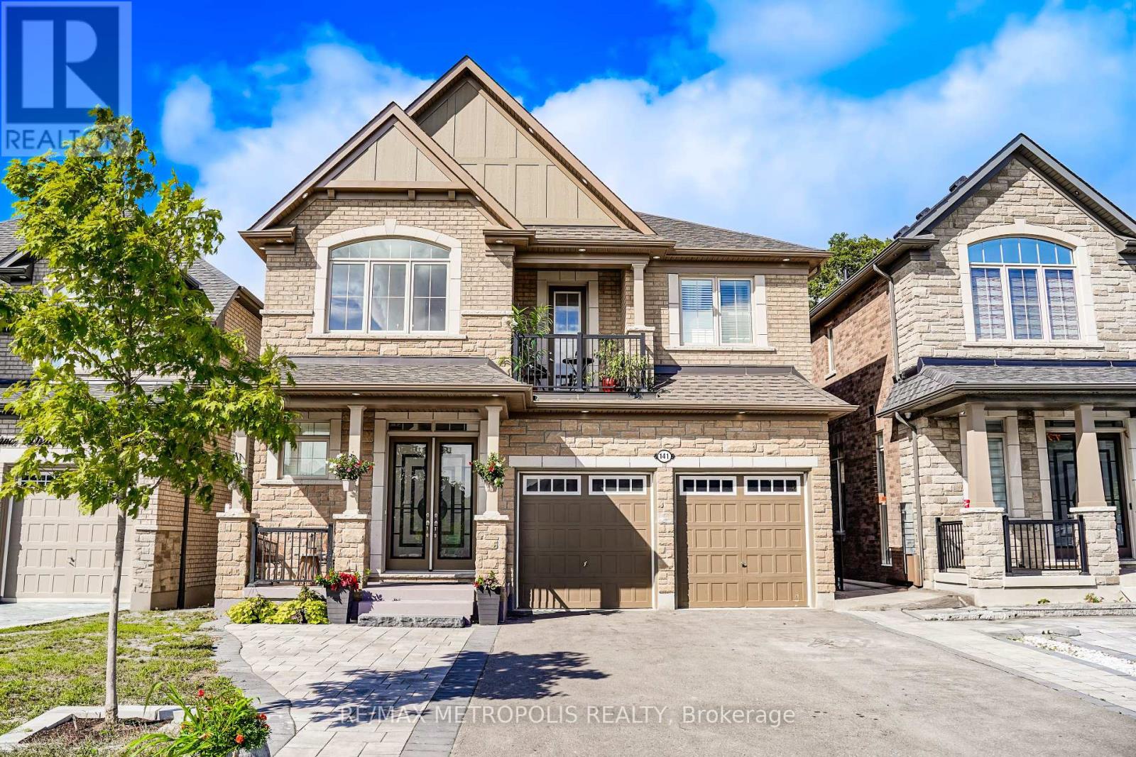 141 Auckland Drive, Whitby, Ontario  L1P 0J2 - Photo 2 - E12381284