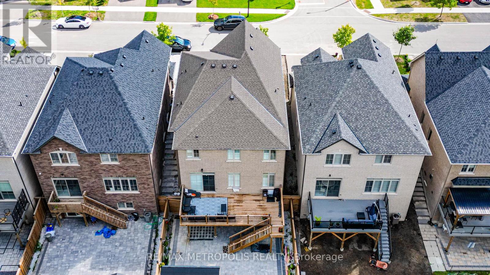 141 Auckland Drive, Whitby, Ontario  L1P 0J2 - Photo 3 - E12381284