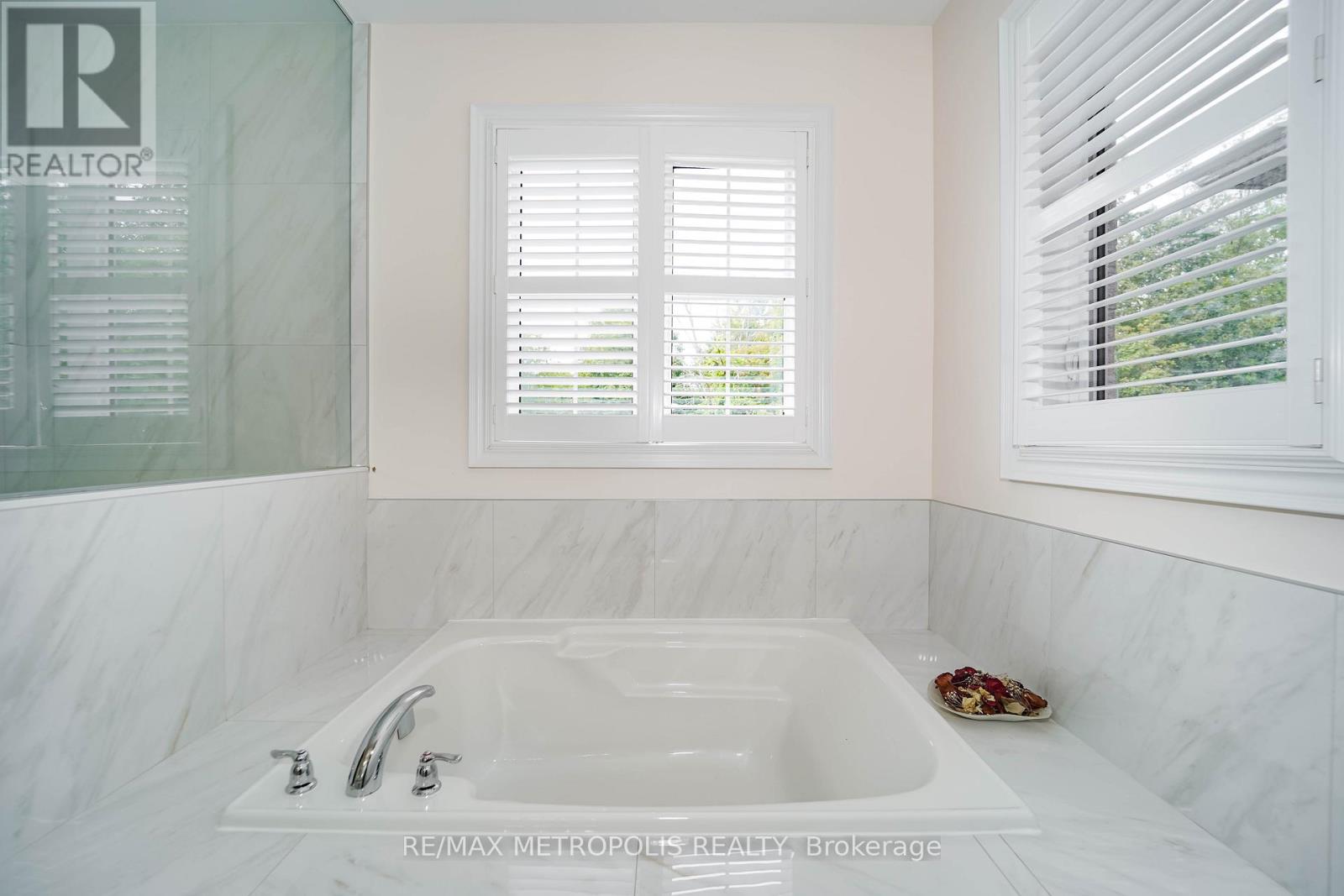 141 Auckland Drive, Whitby, Ontario  L1P 0J2 - Photo 38 - E12381284
