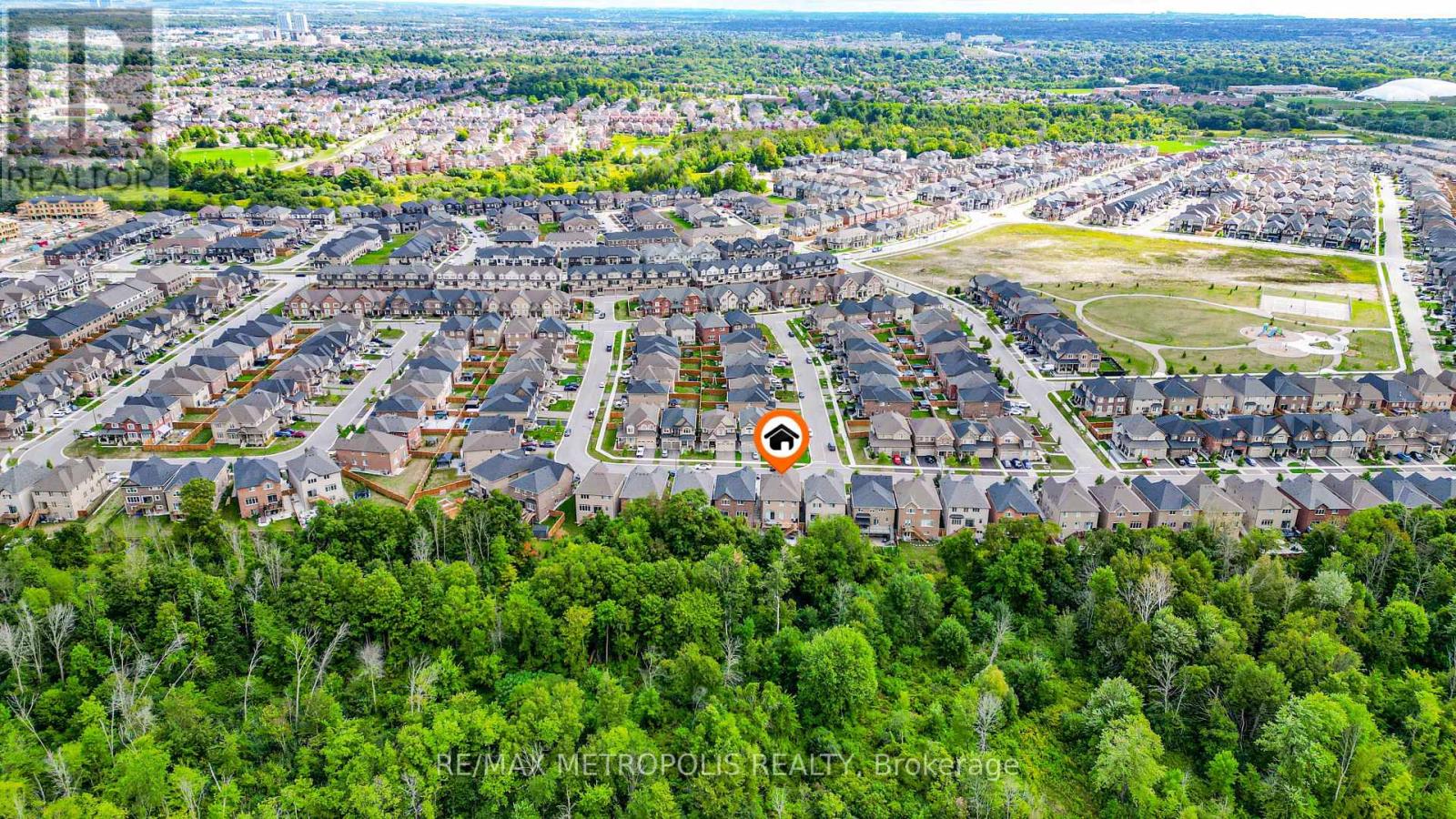 141 Auckland Drive, Whitby, Ontario  L1P 0J2 - Photo 4 - E12381284