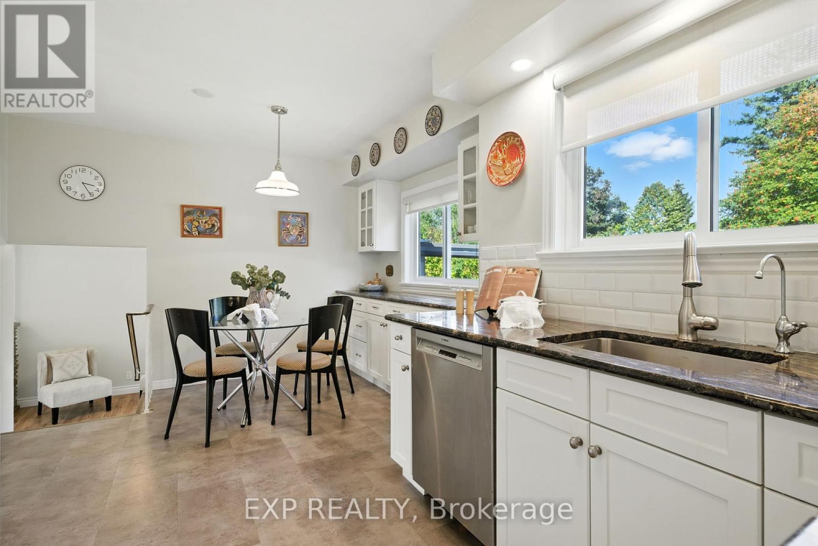 52 Bayview Crescent, Cobourg, Ontario  K9A 4C6 - Photo 12 - X12381397