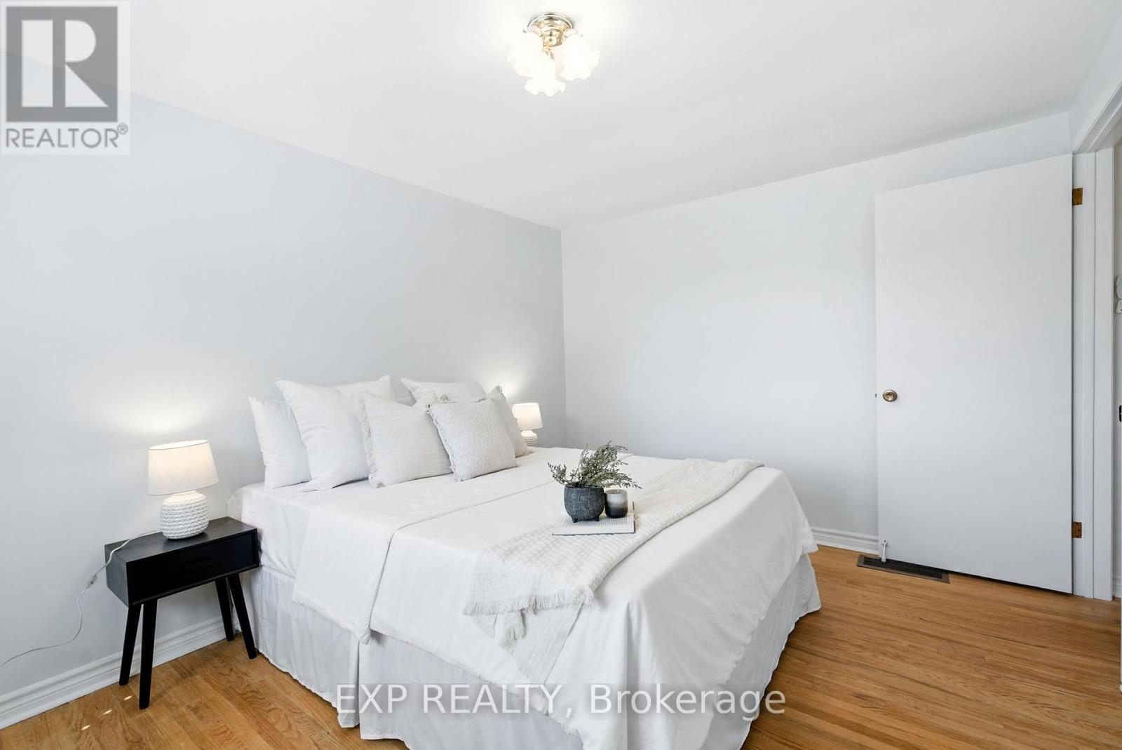 52 Bayview Crescent, Cobourg, Ontario  K9A 4C6 - Photo 23 - X12381397