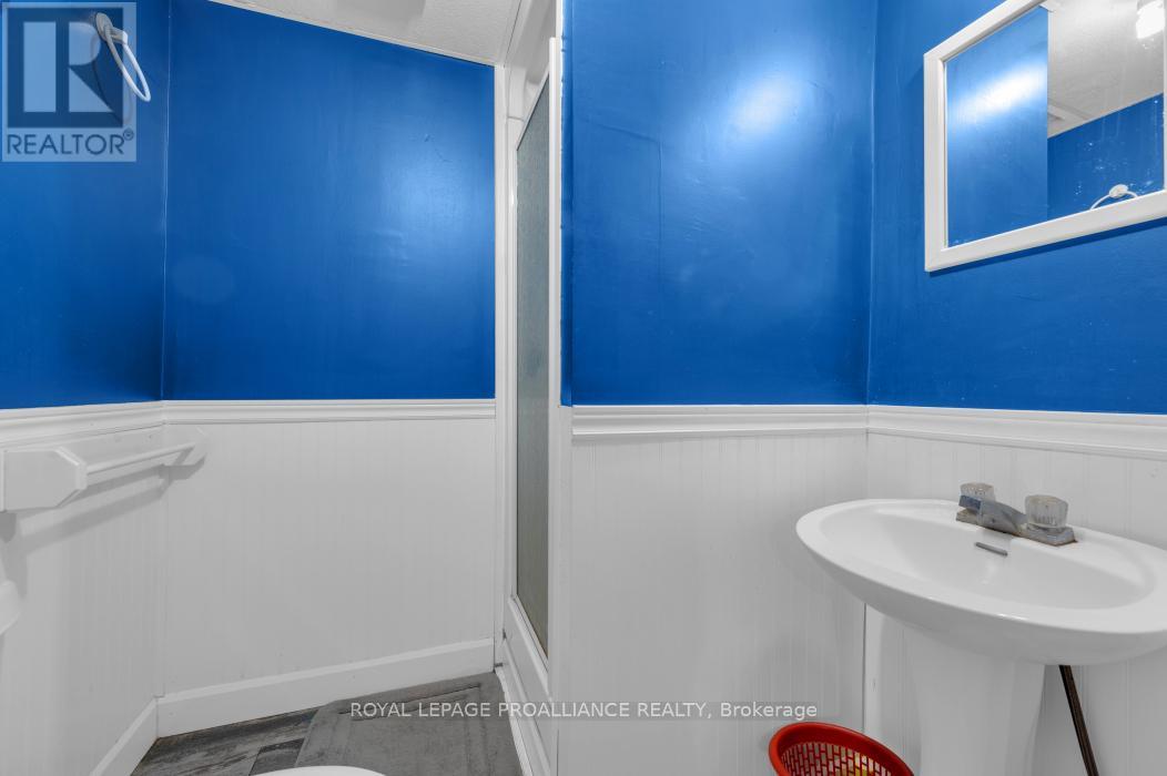 11447 Highway 41, Addington Highlands, Ontario  K0H 1Z0 - Photo 15 - X12381471