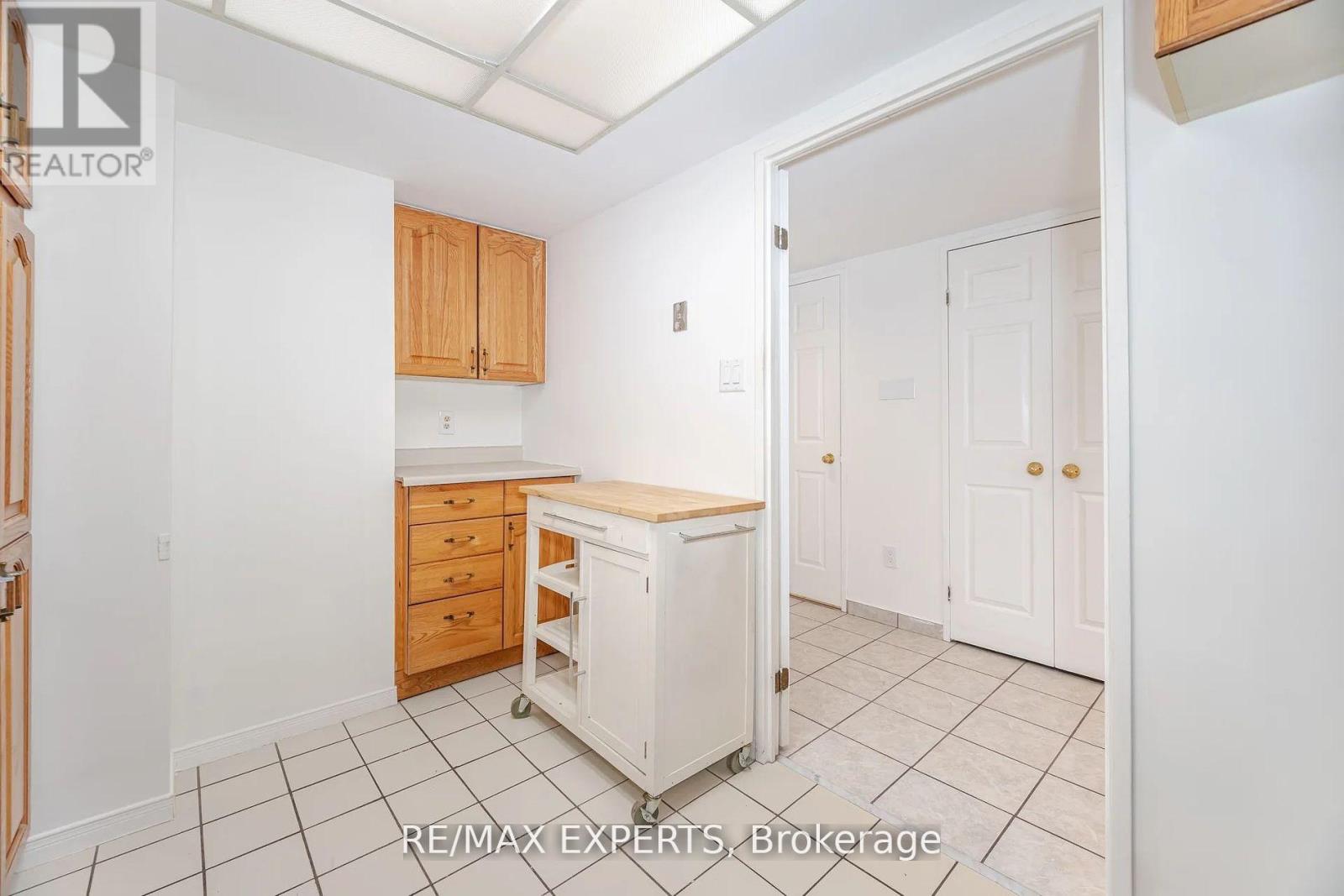305 - 100 Arbors Lane, Vaughan (West Woodbridge), Ontario  L4L 7G4 - Photo 11 - N12381286